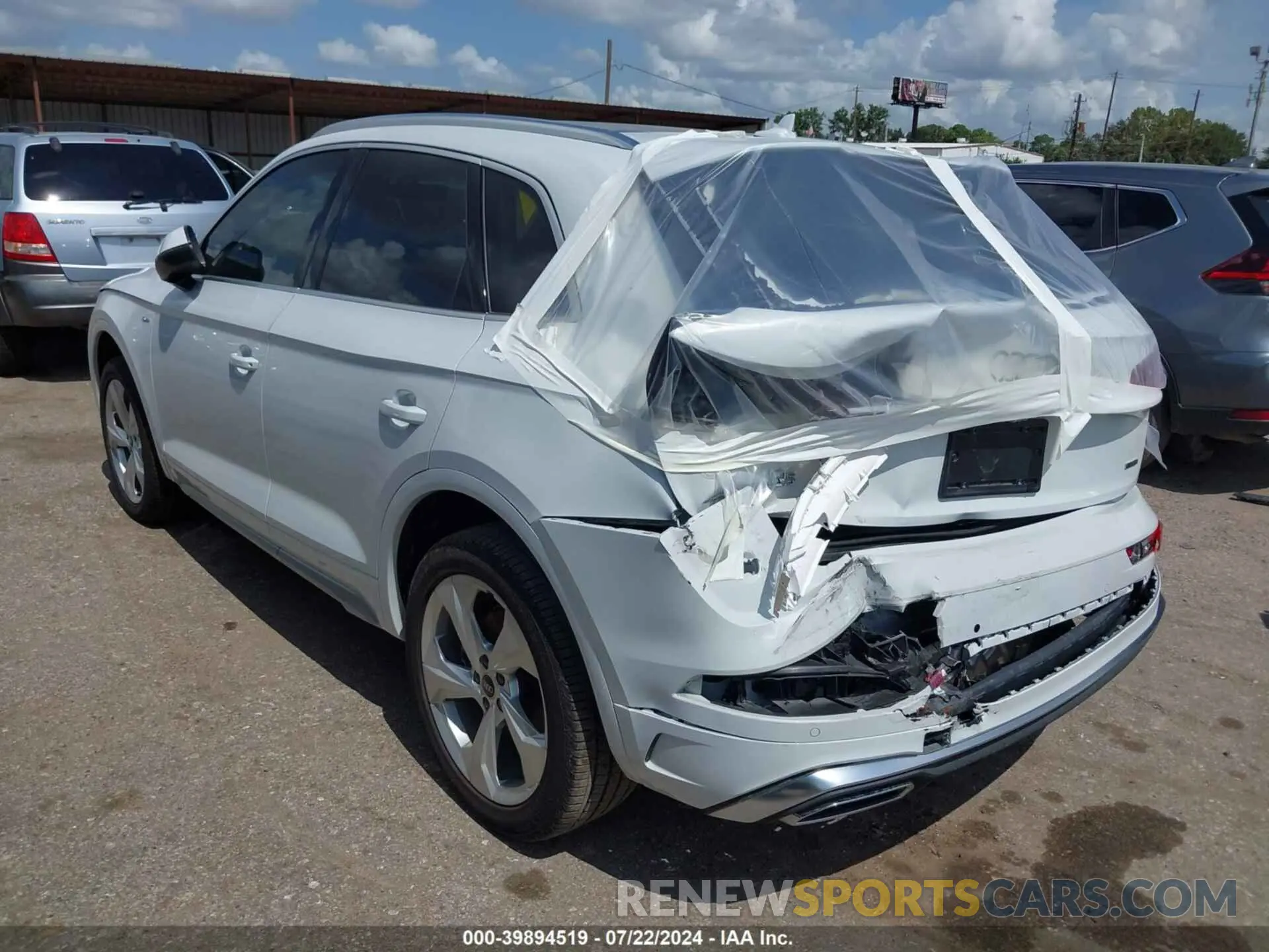 3 Photograph of a damaged car WA1EAAFY5P2122402 AUDI Q5 2023