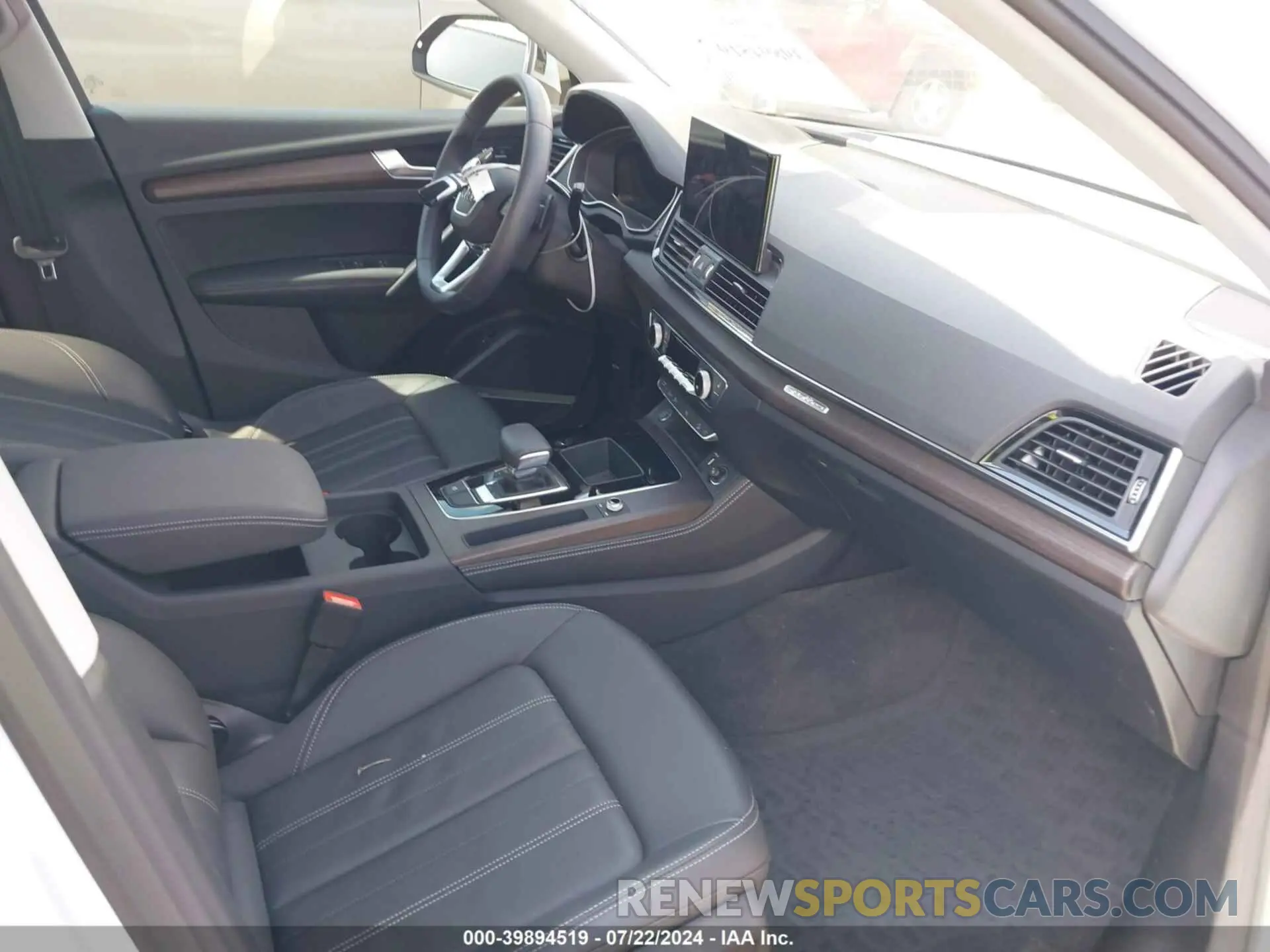 5 Photograph of a damaged car WA1EAAFY5P2122402 AUDI Q5 2023