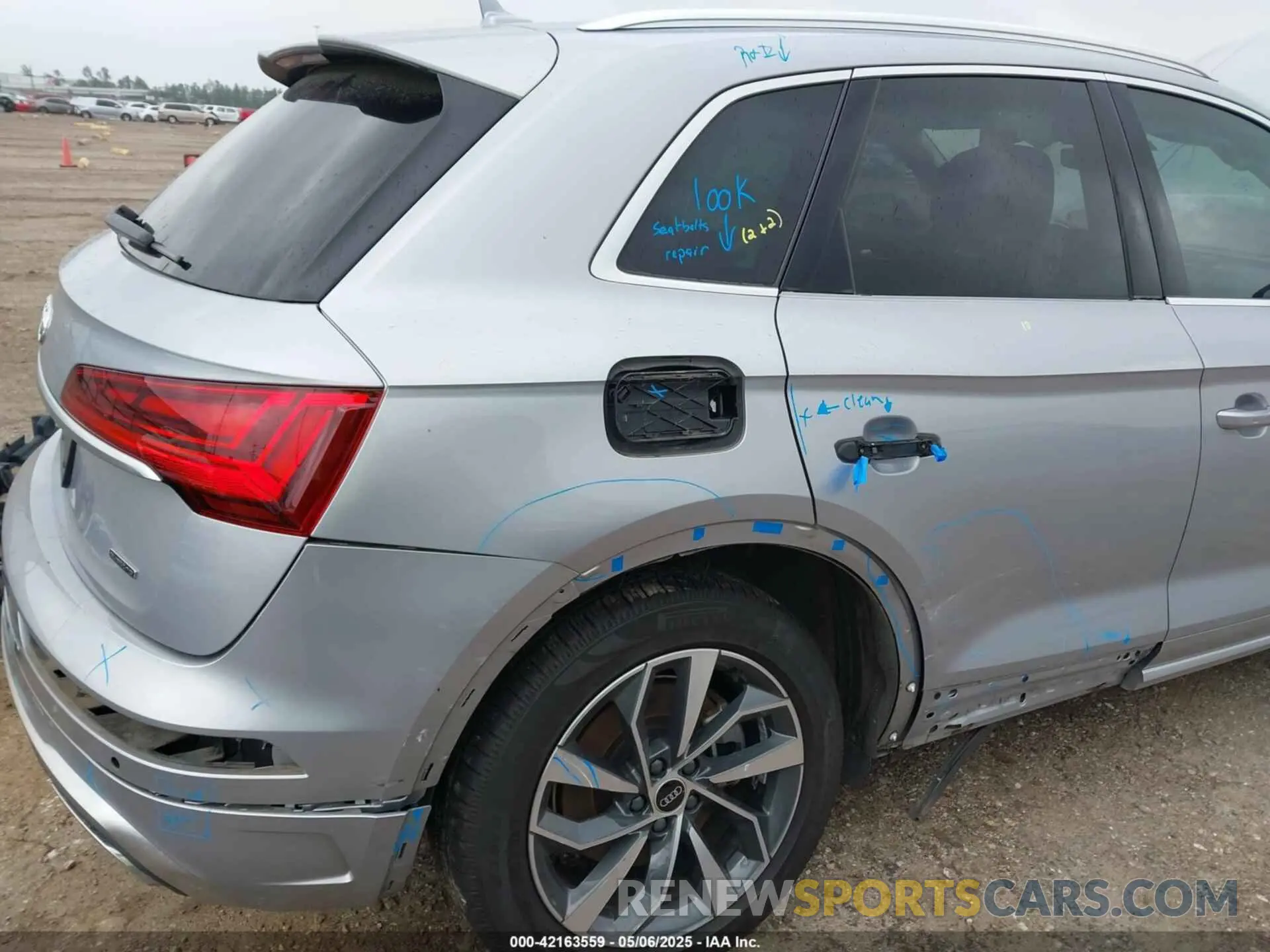 6 Photograph of a damaged car WA1EAAFY6P2010823 AUDI Q5 2023