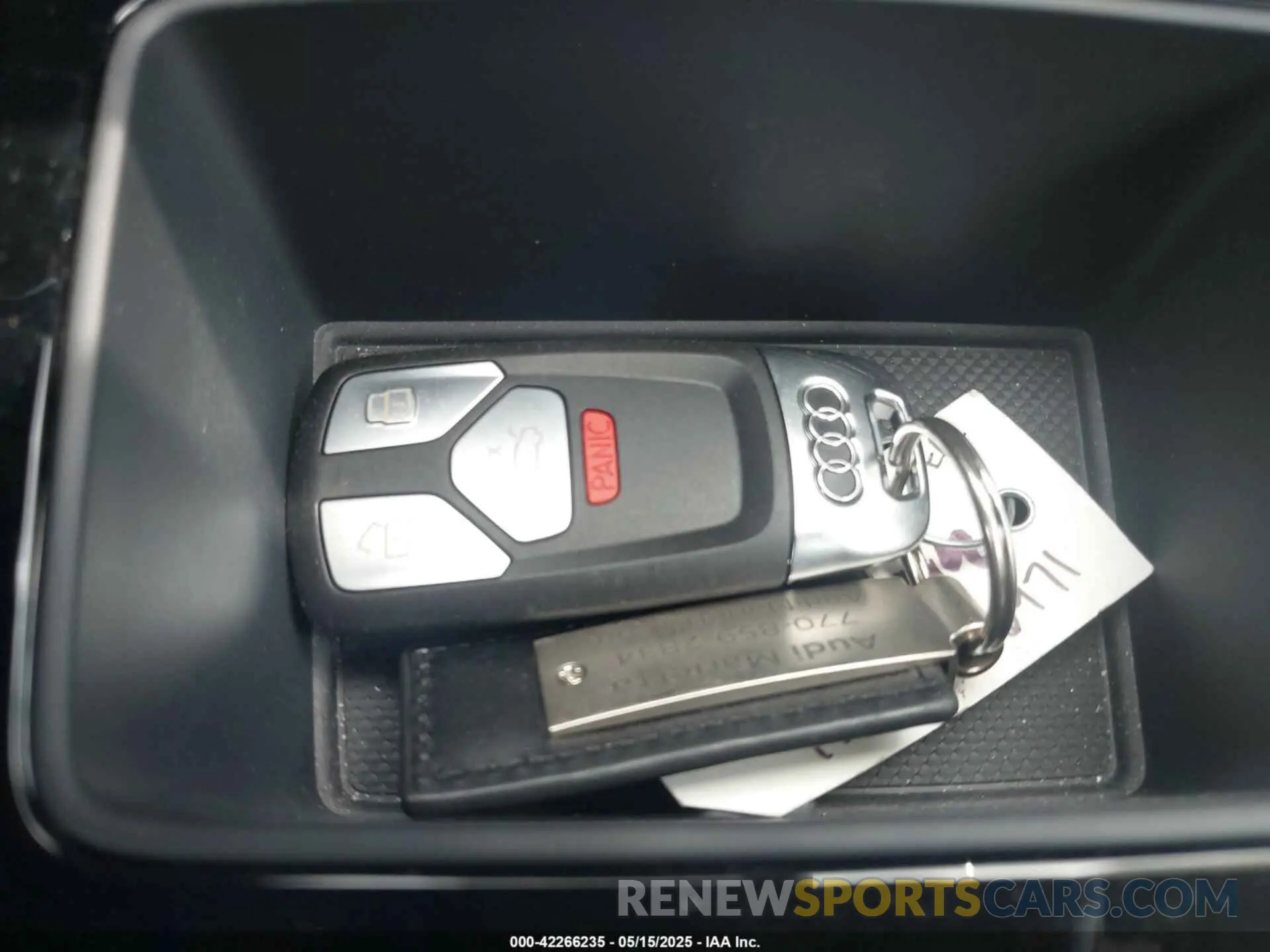 11 Photograph of a damaged car WA1EAAFY6P2016122 AUDI Q5 2023
