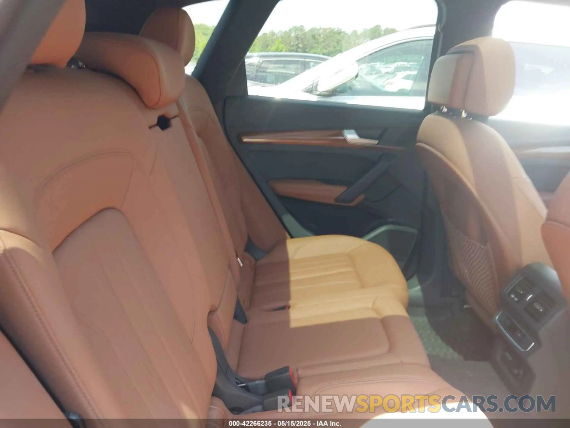 8 Photograph of a damaged car WA1EAAFY6P2016122 AUDI Q5 2023