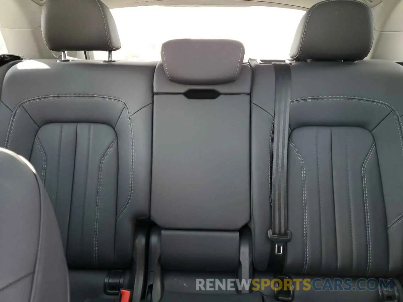 10 Photograph of a damaged car WA1EAAFY6P2052165 AUDI Q5 2023