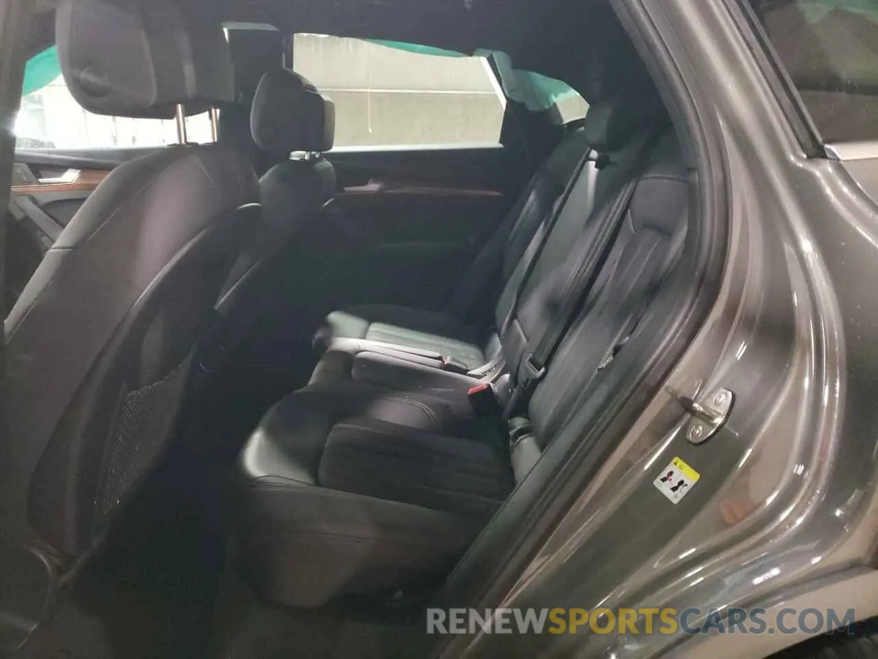 10 Photograph of a damaged car WA1EAAFY6P2121565 AUDI Q5 2023