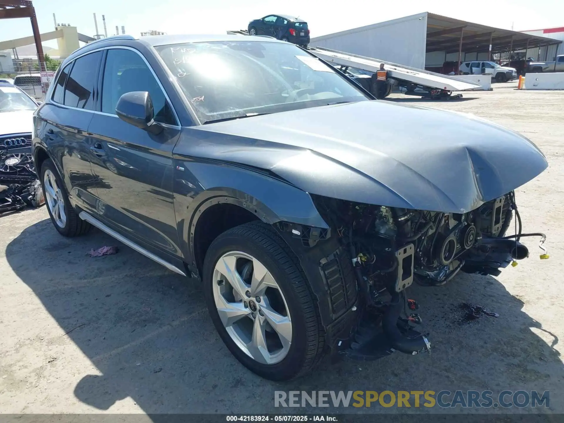 1 Photograph of a damaged car WA1EAAFY6P2191826 AUDI Q5 2023