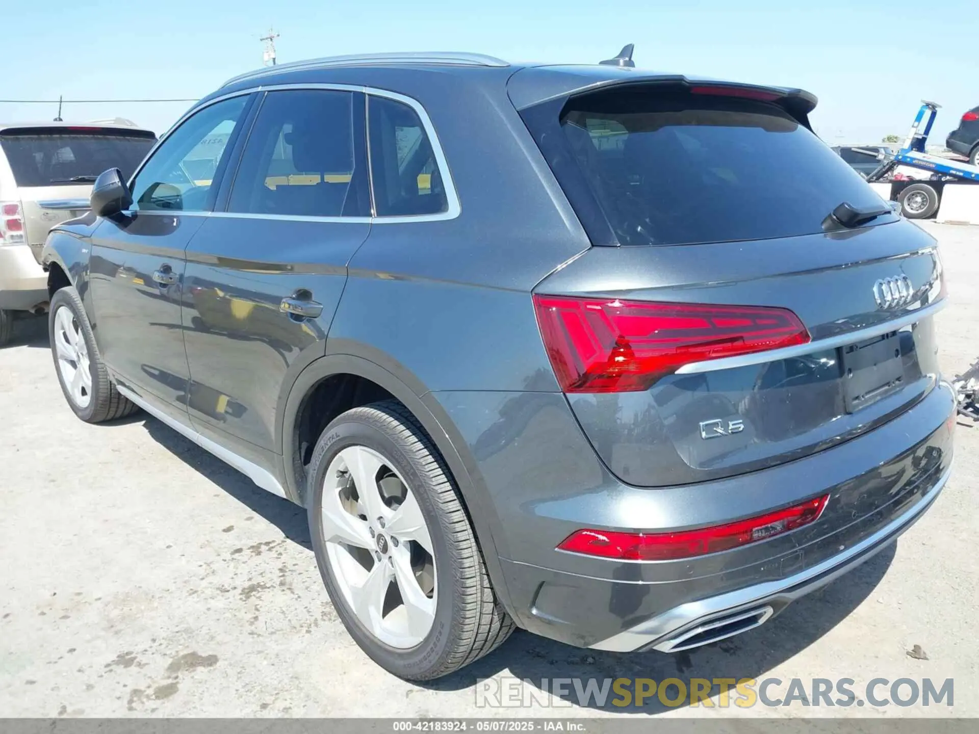 3 Photograph of a damaged car WA1EAAFY6P2191826 AUDI Q5 2023