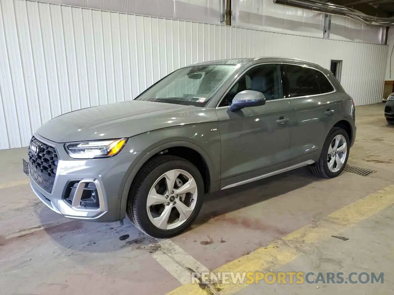 1 Photograph of a damaged car WA1EAAFY6P2192880 AUDI Q5 2023