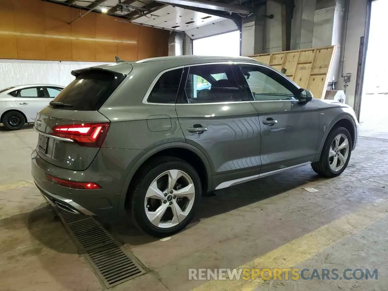 3 Photograph of a damaged car WA1EAAFY6P2192880 AUDI Q5 2023