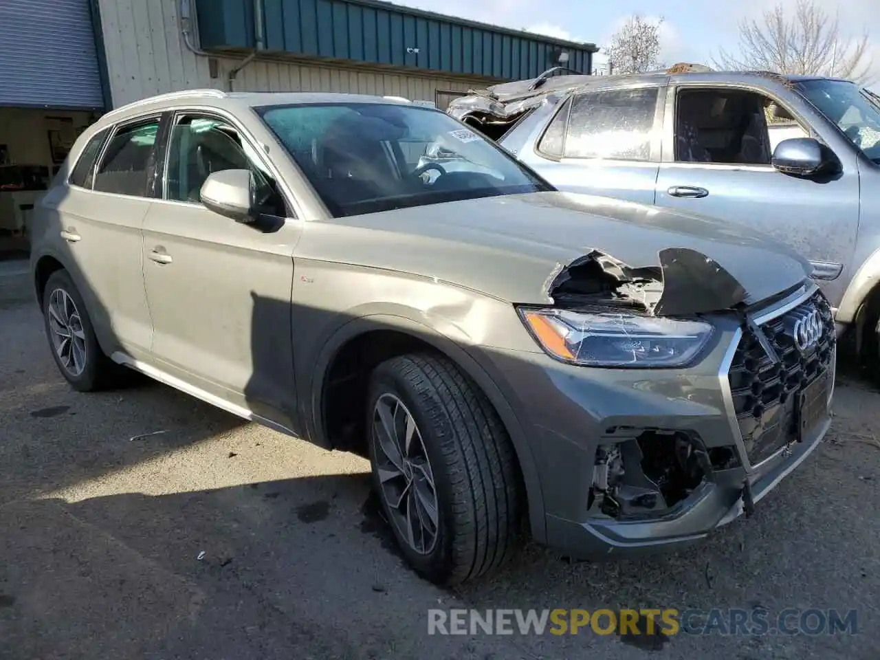 4 Photograph of a damaged car WA1EAAFY7P2036198 AUDI Q5 2023