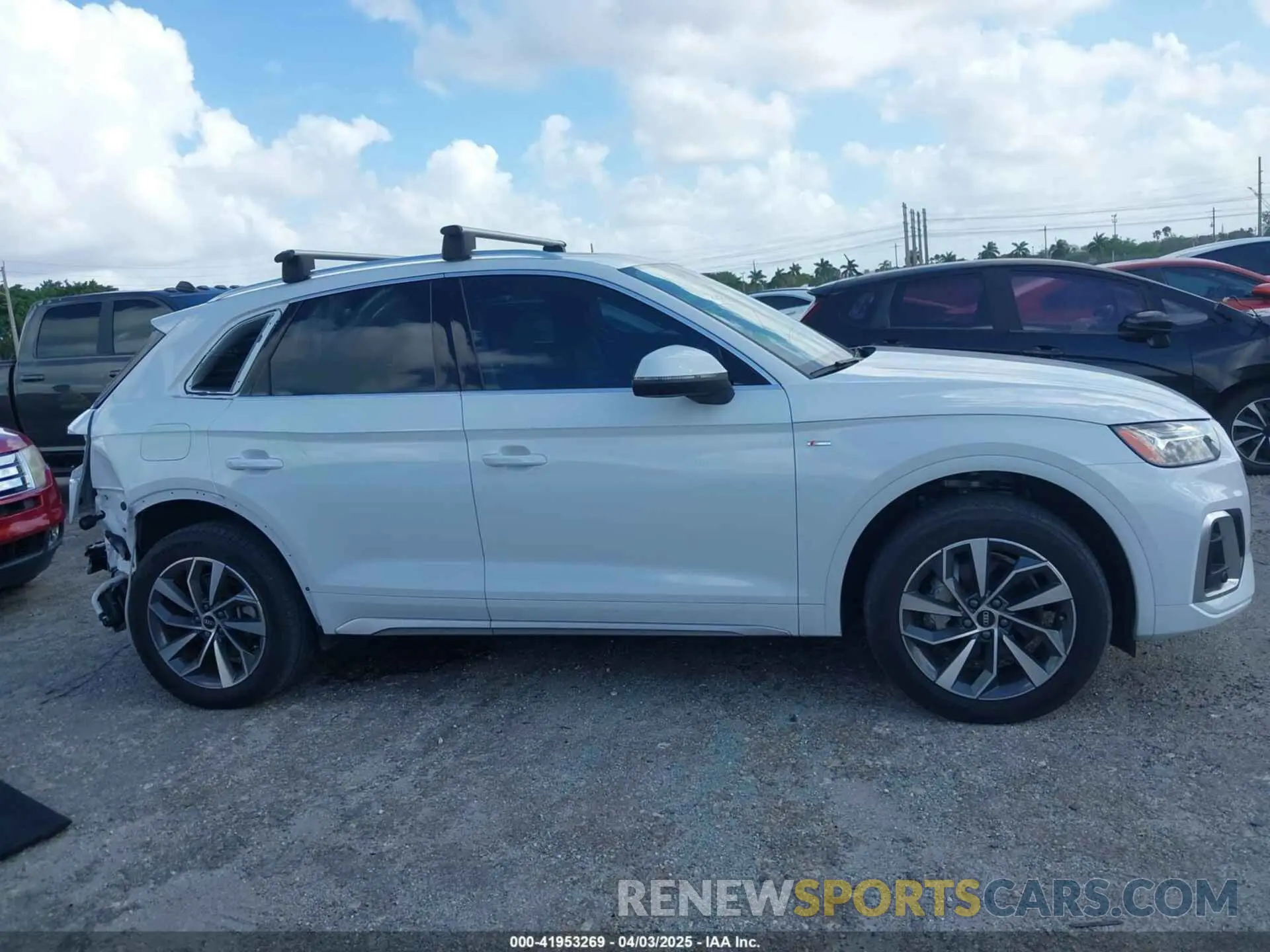 14 Photograph of a damaged car WA1EAAFY7P2111157 AUDI Q5 2023
