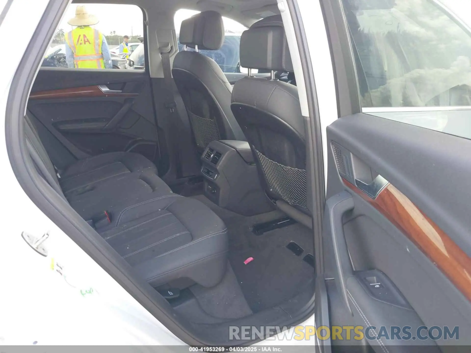 8 Photograph of a damaged car WA1EAAFY7P2111157 AUDI Q5 2023