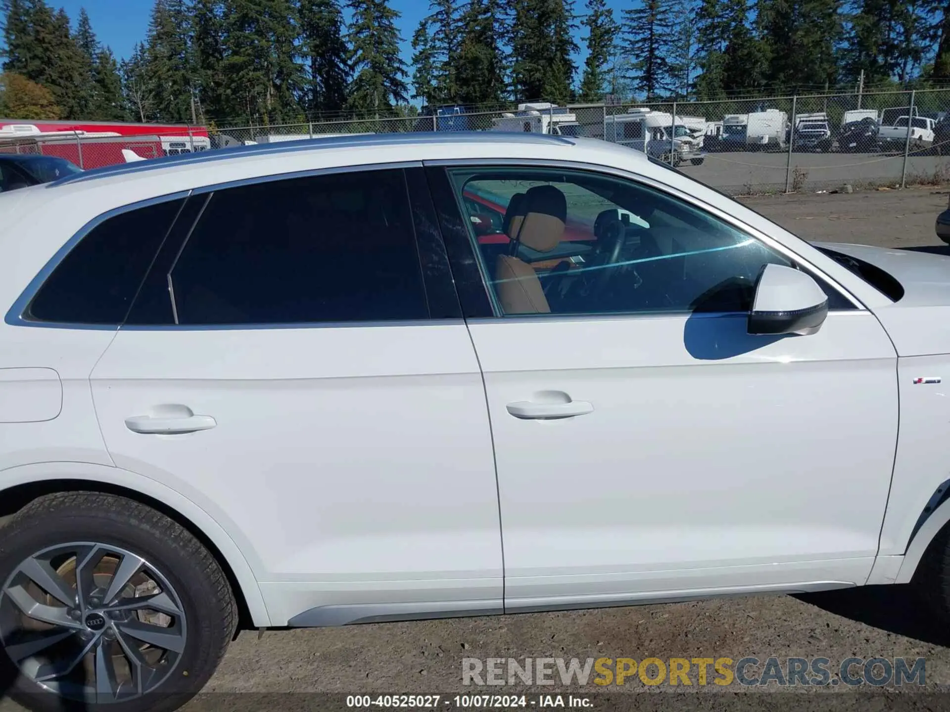 14 Photograph of a damaged car WA1EAAFY8P2050093 AUDI Q5 2023