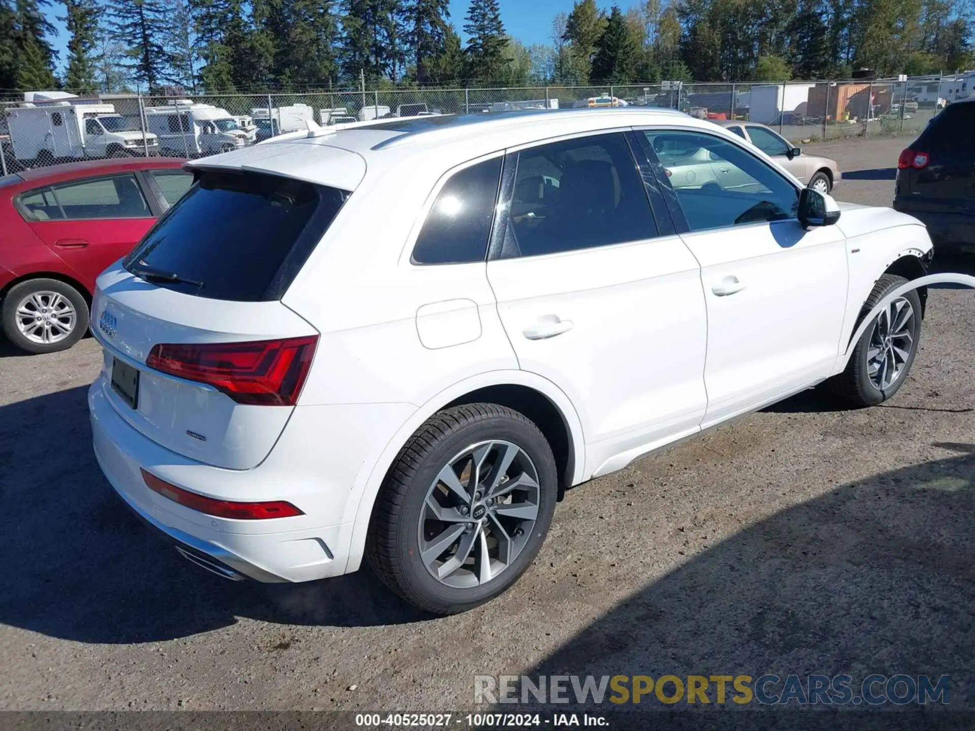 4 Photograph of a damaged car WA1EAAFY8P2050093 AUDI Q5 2023