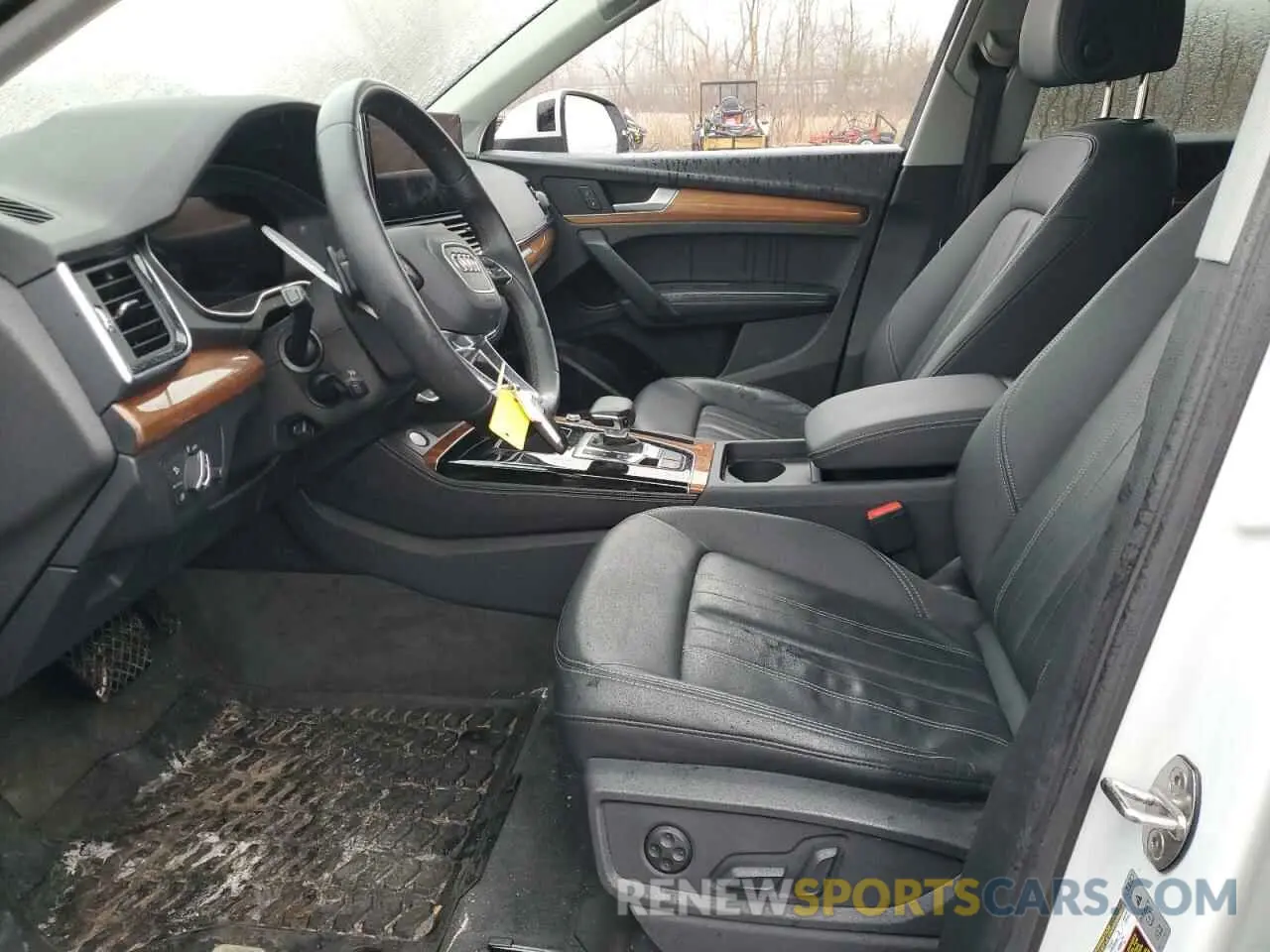 7 Photograph of a damaged car WA1EAAFY9P2023873 AUDI Q5 2023