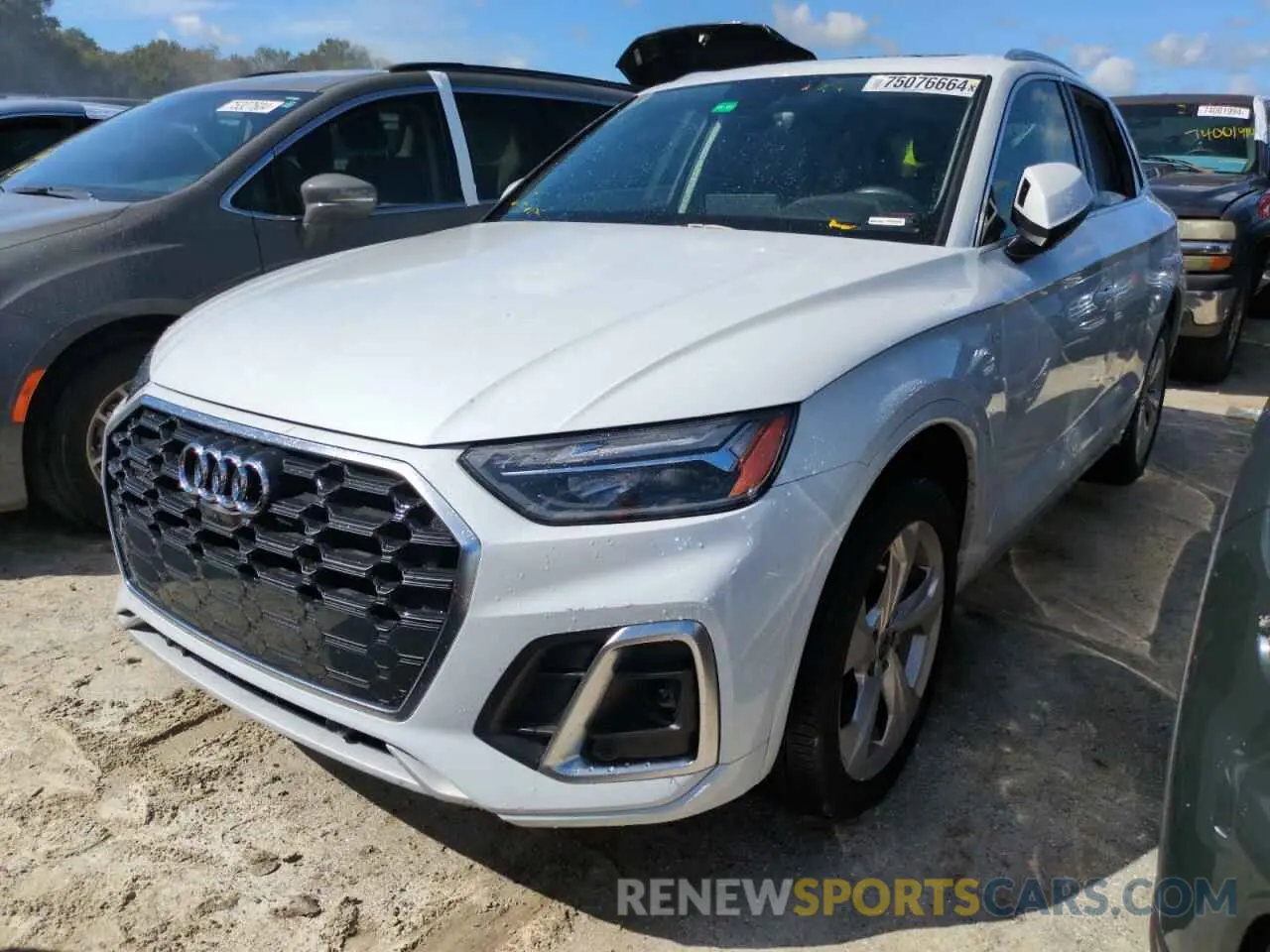 1 Photograph of a damaged car WA1EAAFY9P2052631 AUDI Q5 2023