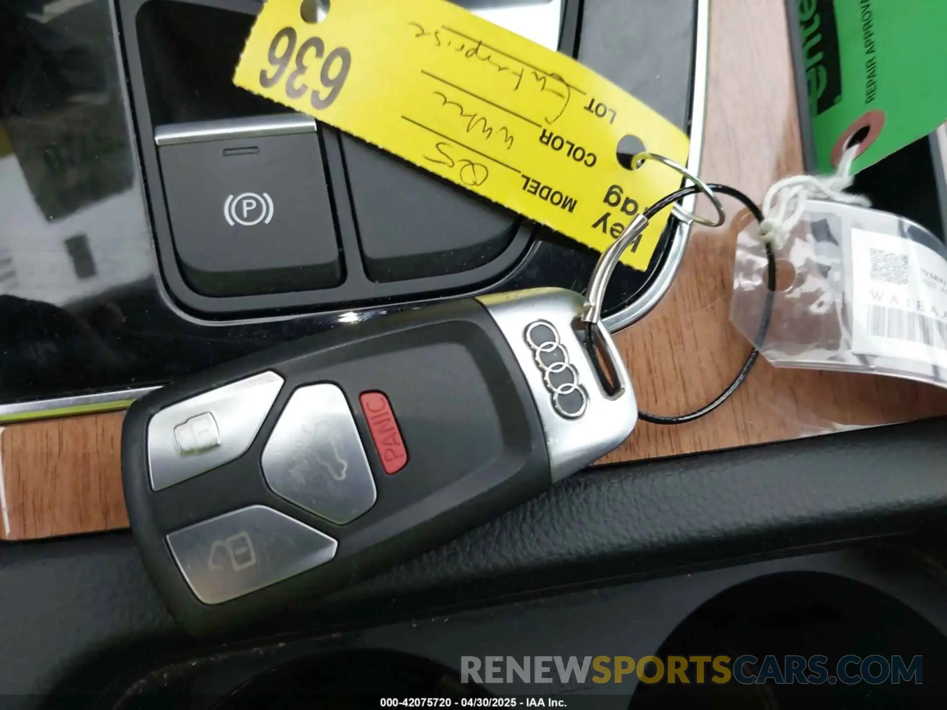 11 Photograph of a damaged car WA1EAAFY9P2053732 AUDI Q5 2023