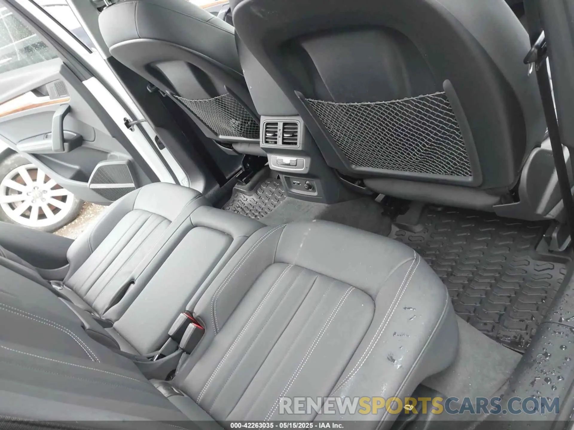 8 Photograph of a damaged car WA1EAAFY9P2089095 AUDI Q5 2023