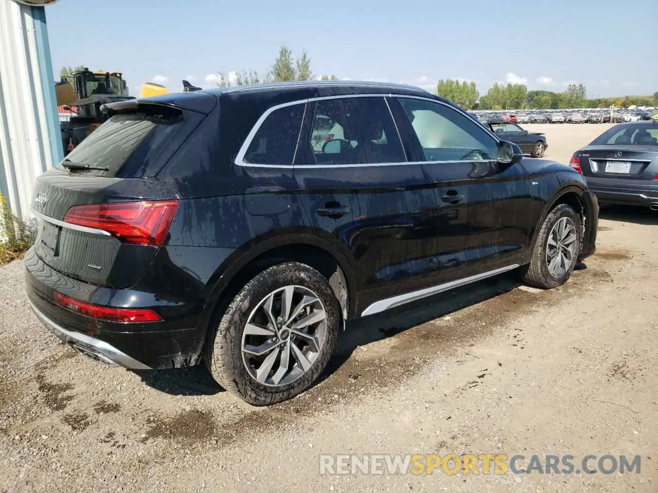 3 Photograph of a damaged car WA1EAAFY9P2131538 AUDI Q5 2023