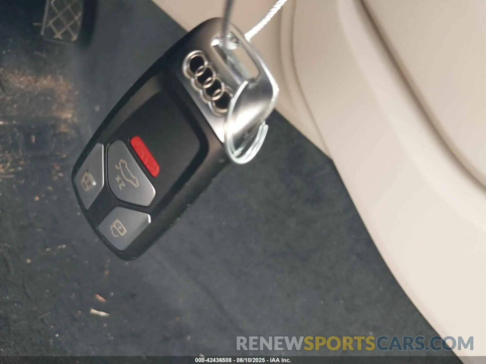 11 Photograph of a damaged car WA1EAAFY9P2148081 AUDI Q5 2023