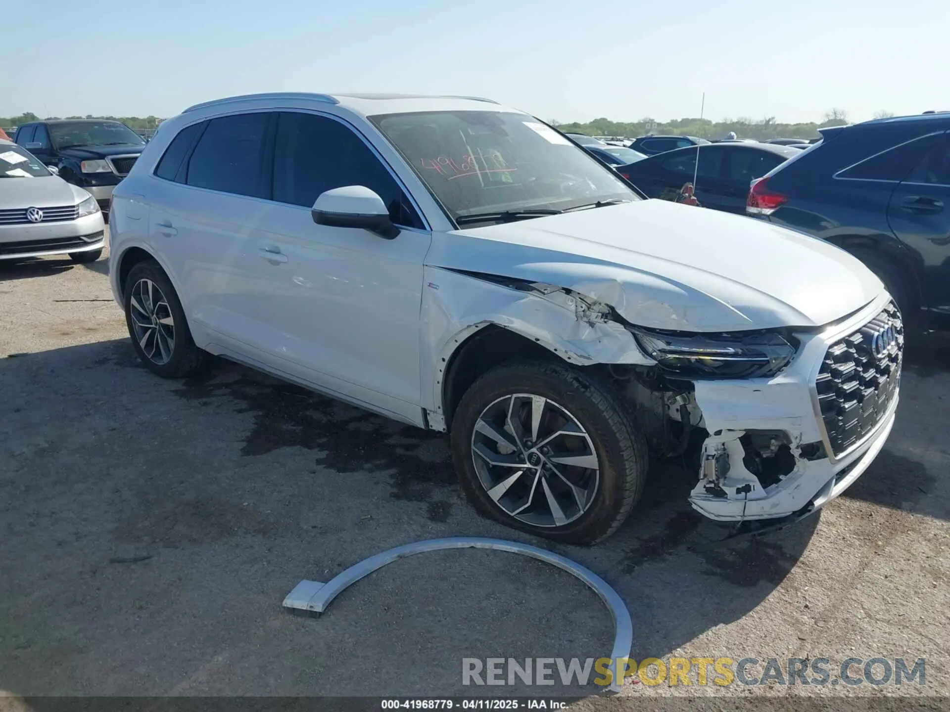 1 Photograph of a damaged car WA1EAAFY9P2197359 AUDI Q5 2023