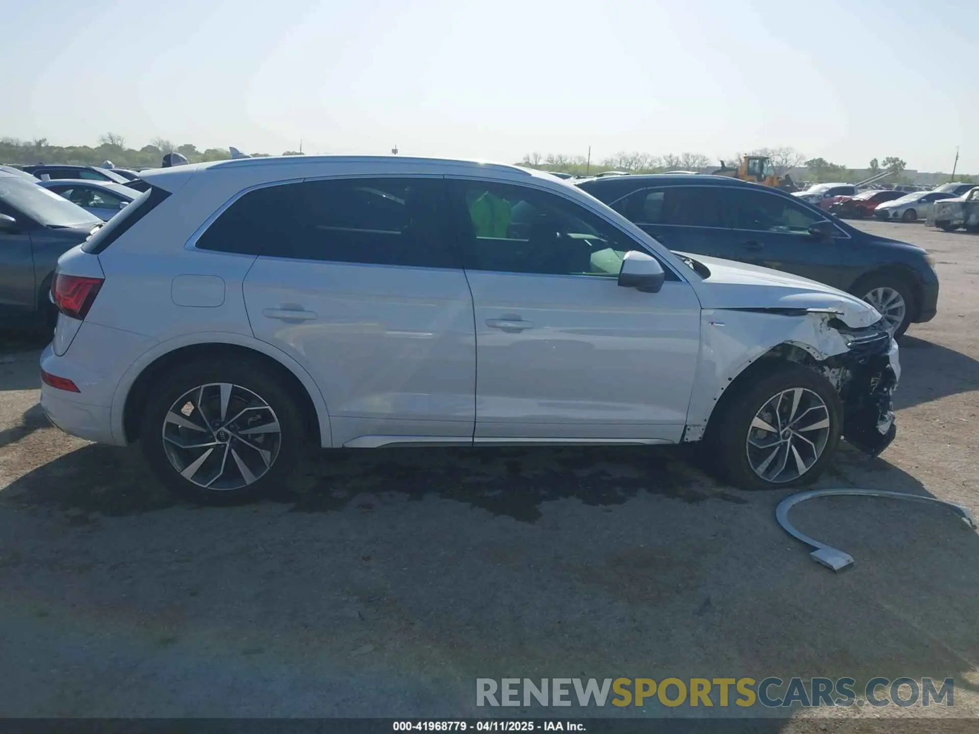 14 Photograph of a damaged car WA1EAAFY9P2197359 AUDI Q5 2023