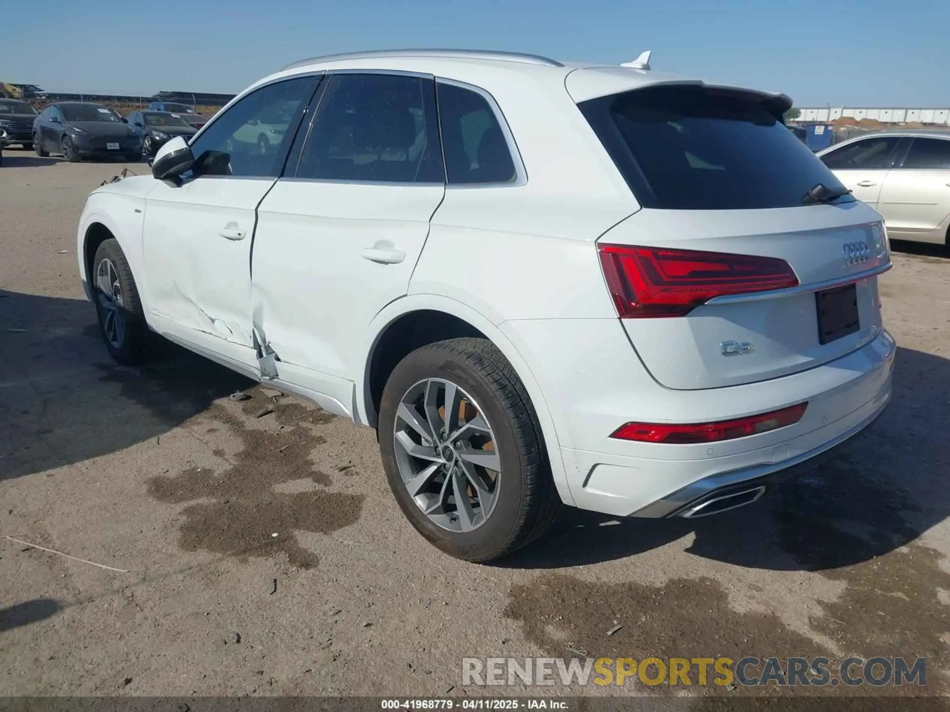 3 Photograph of a damaged car WA1EAAFY9P2197359 AUDI Q5 2023