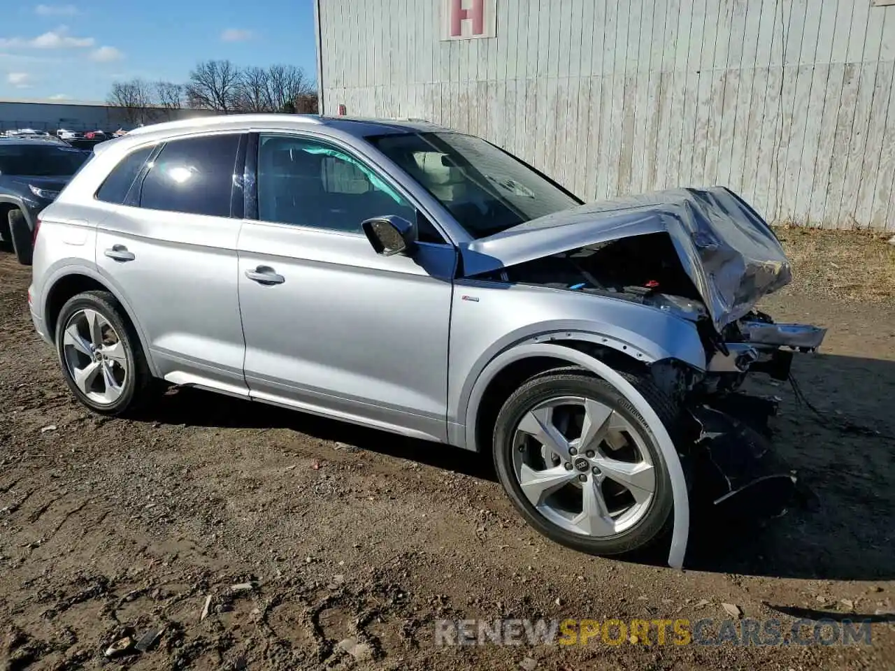 4 Photograph of a damaged car WA1EAAFYXP2022148 AUDI Q5 2023