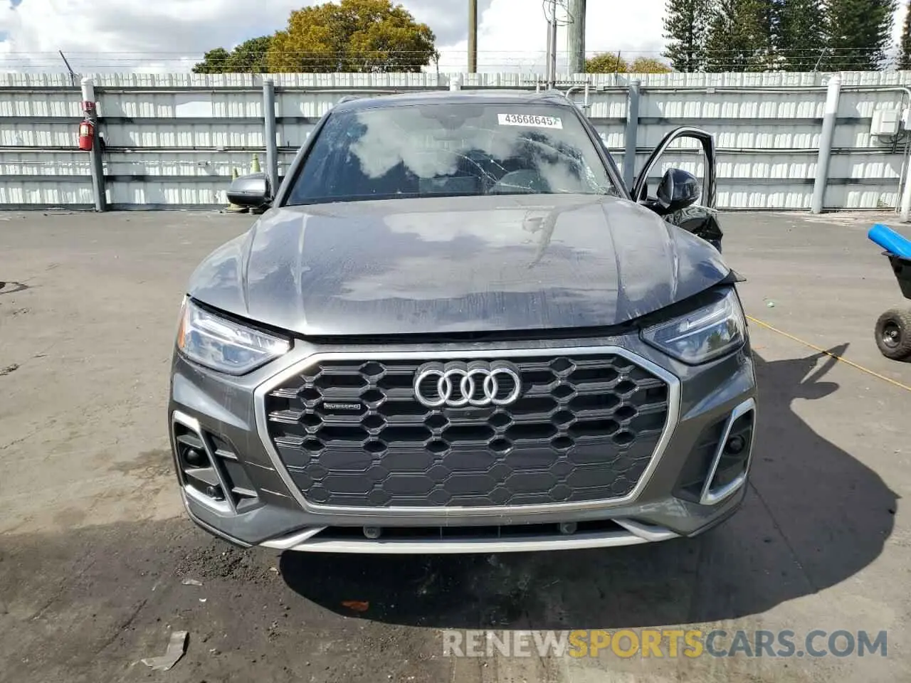 5 Photograph of a damaged car WA1EAAFYXP2052721 AUDI Q5 2023