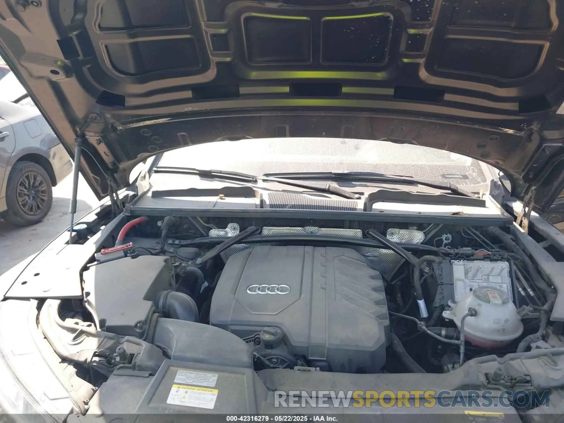10 Photograph of a damaged car WA1EAAFYXP2056610 AUDI Q5 2023