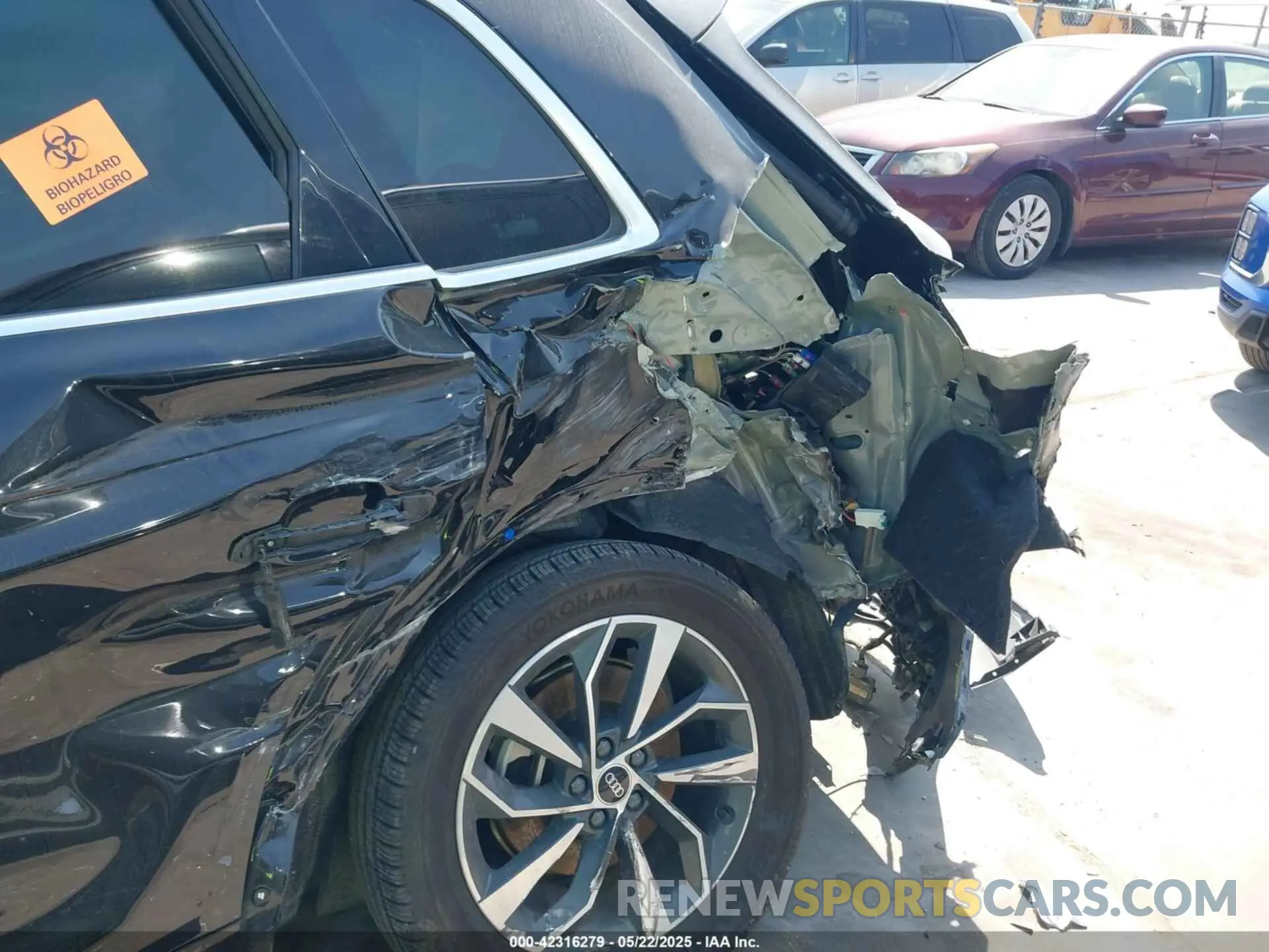 6 Photograph of a damaged car WA1EAAFYXP2056610 AUDI Q5 2023