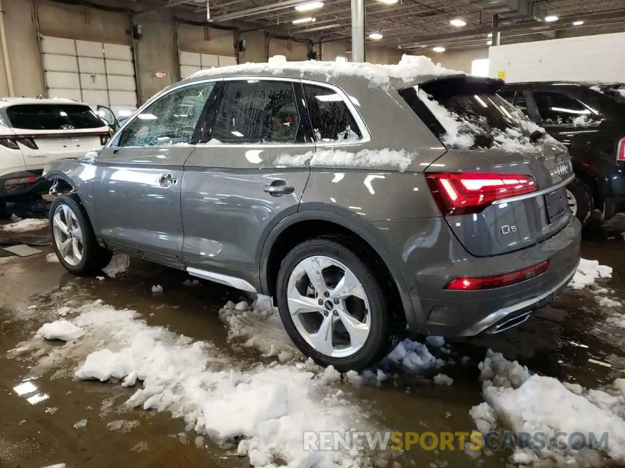 2 Photograph of a damaged car WA1FAAFY0P2010191 AUDI Q5 2023