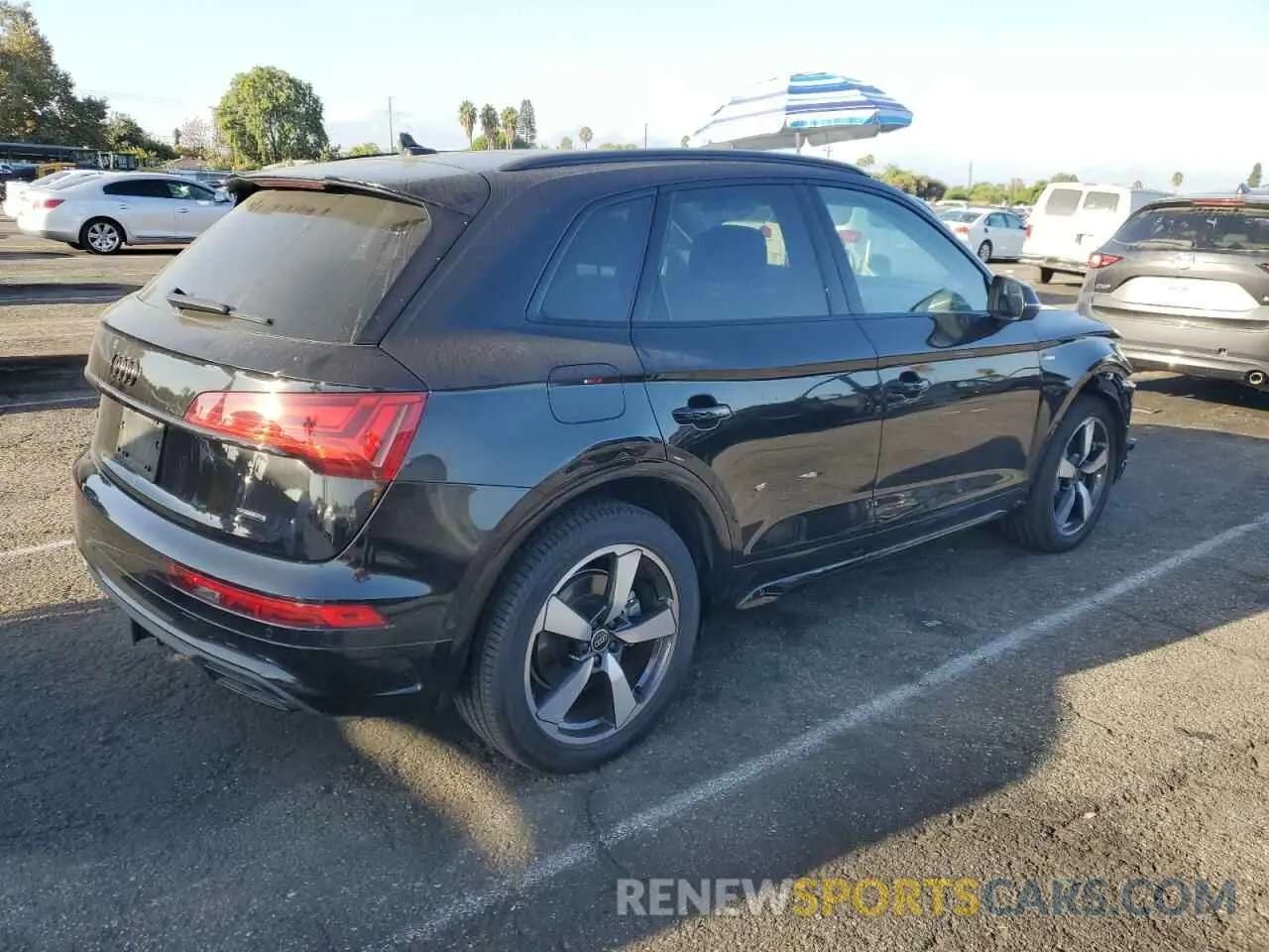 3 Photograph of a damaged car WA1FAAFY1P2012189 AUDI Q5 2023