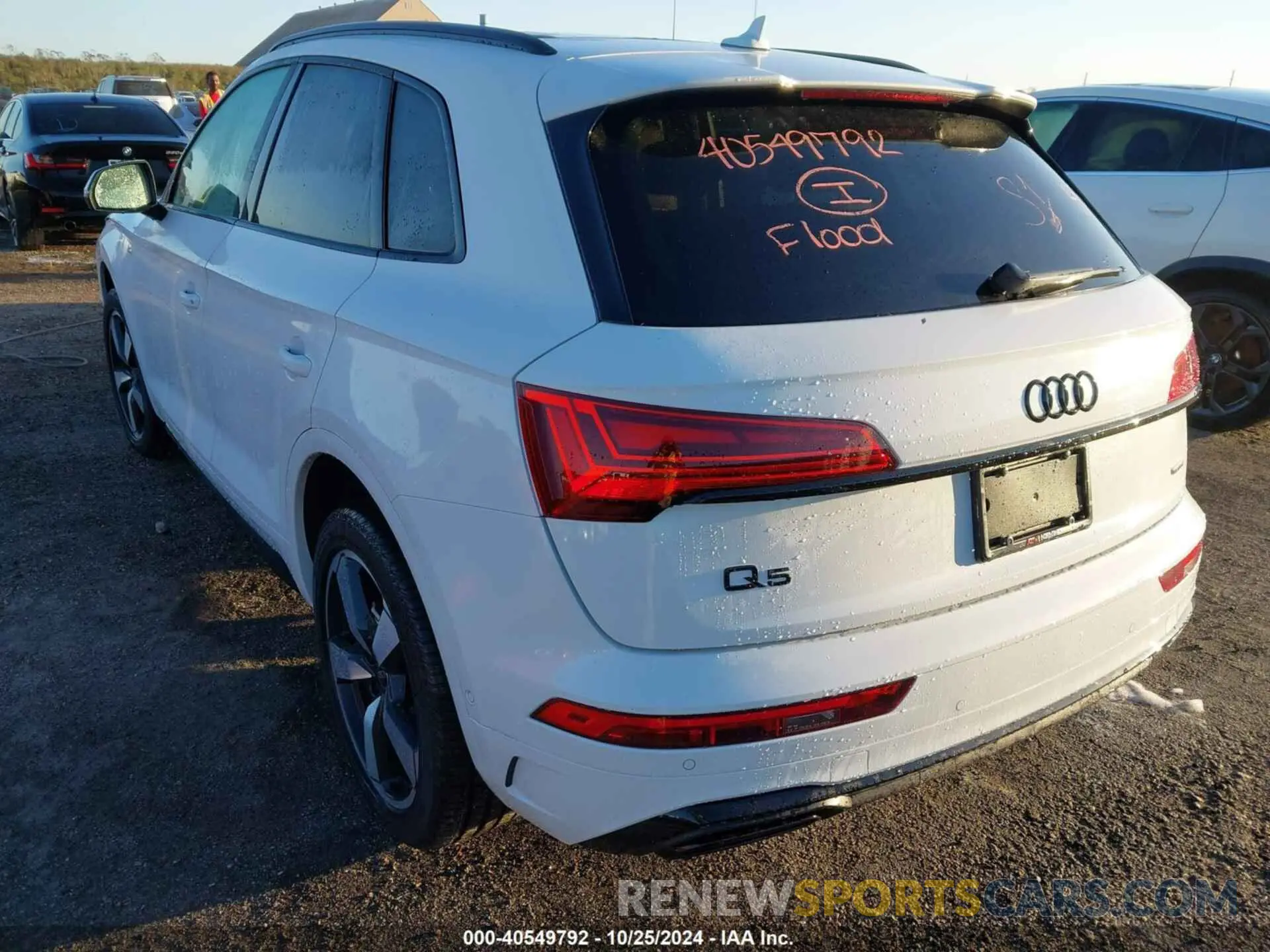 3 Photograph of a damaged car WA1FAAFY1P2148869 AUDI Q5 2023