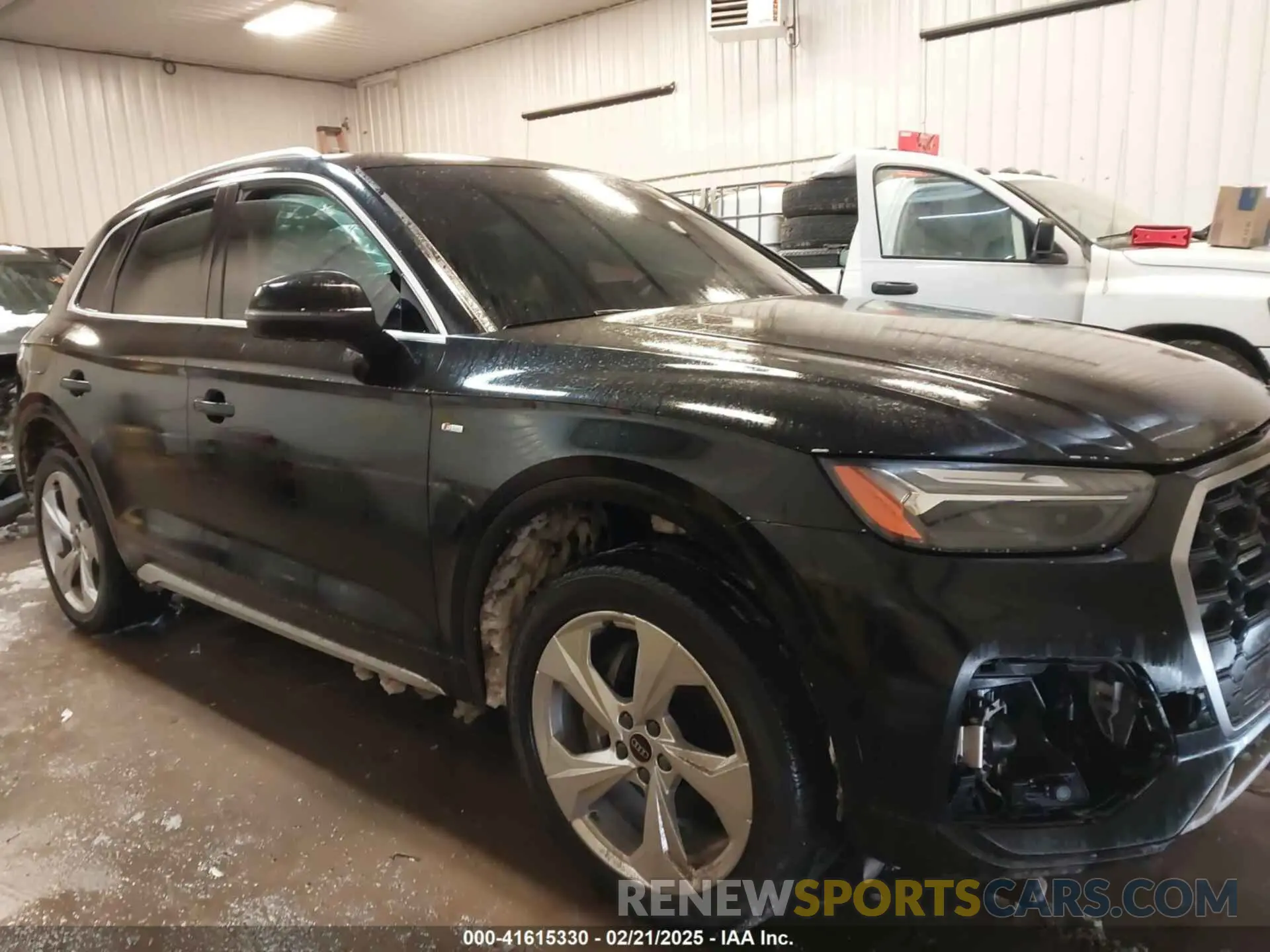 13 Photograph of a damaged car WA1FAAFY4P2063959 AUDI Q5 2023