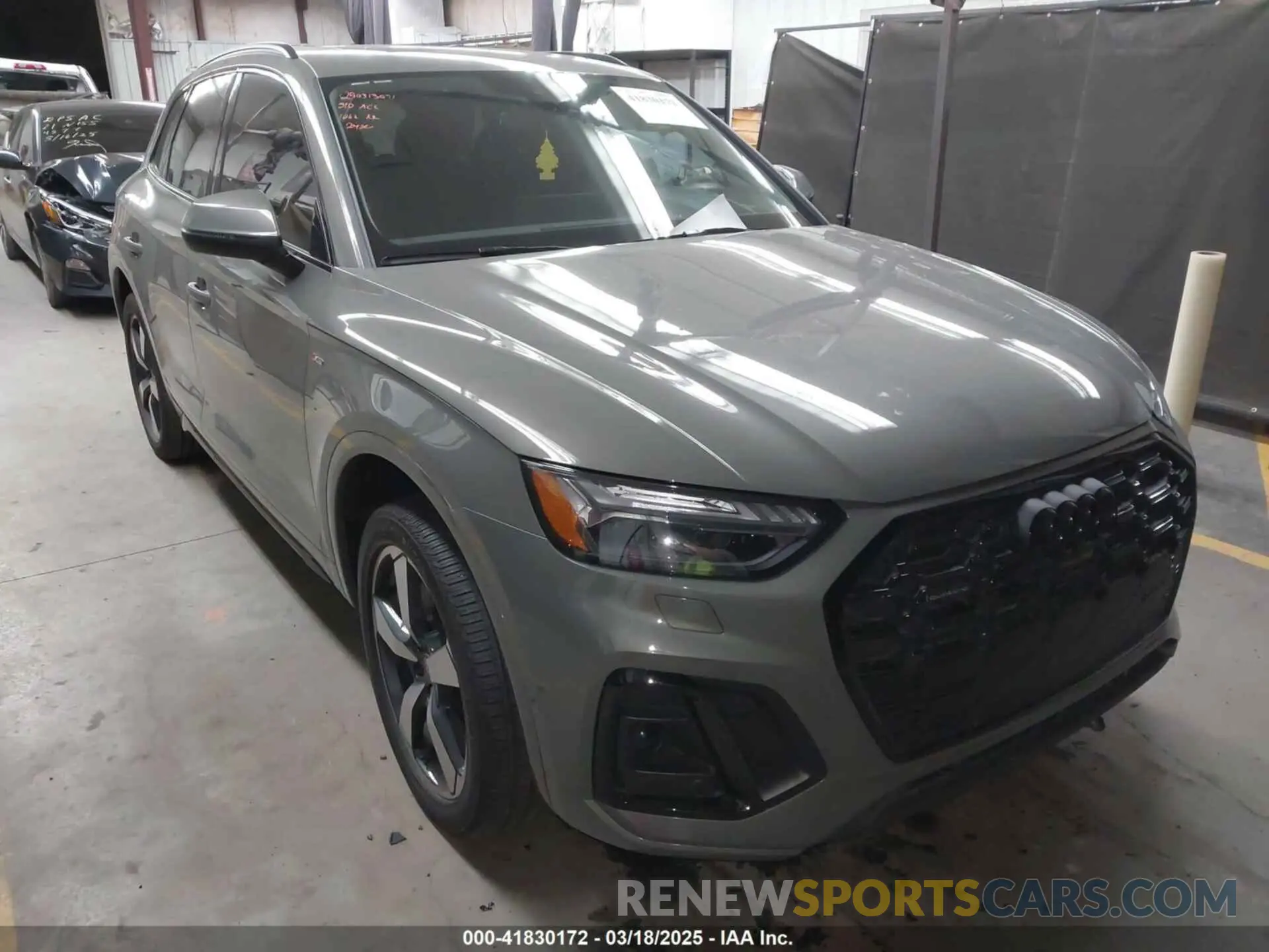 1 Photograph of a damaged car WA1FAAFY5P2032400 AUDI Q5 2023