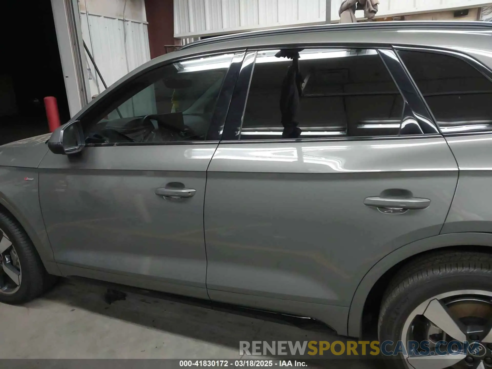 14 Photograph of a damaged car WA1FAAFY5P2032400 AUDI Q5 2023