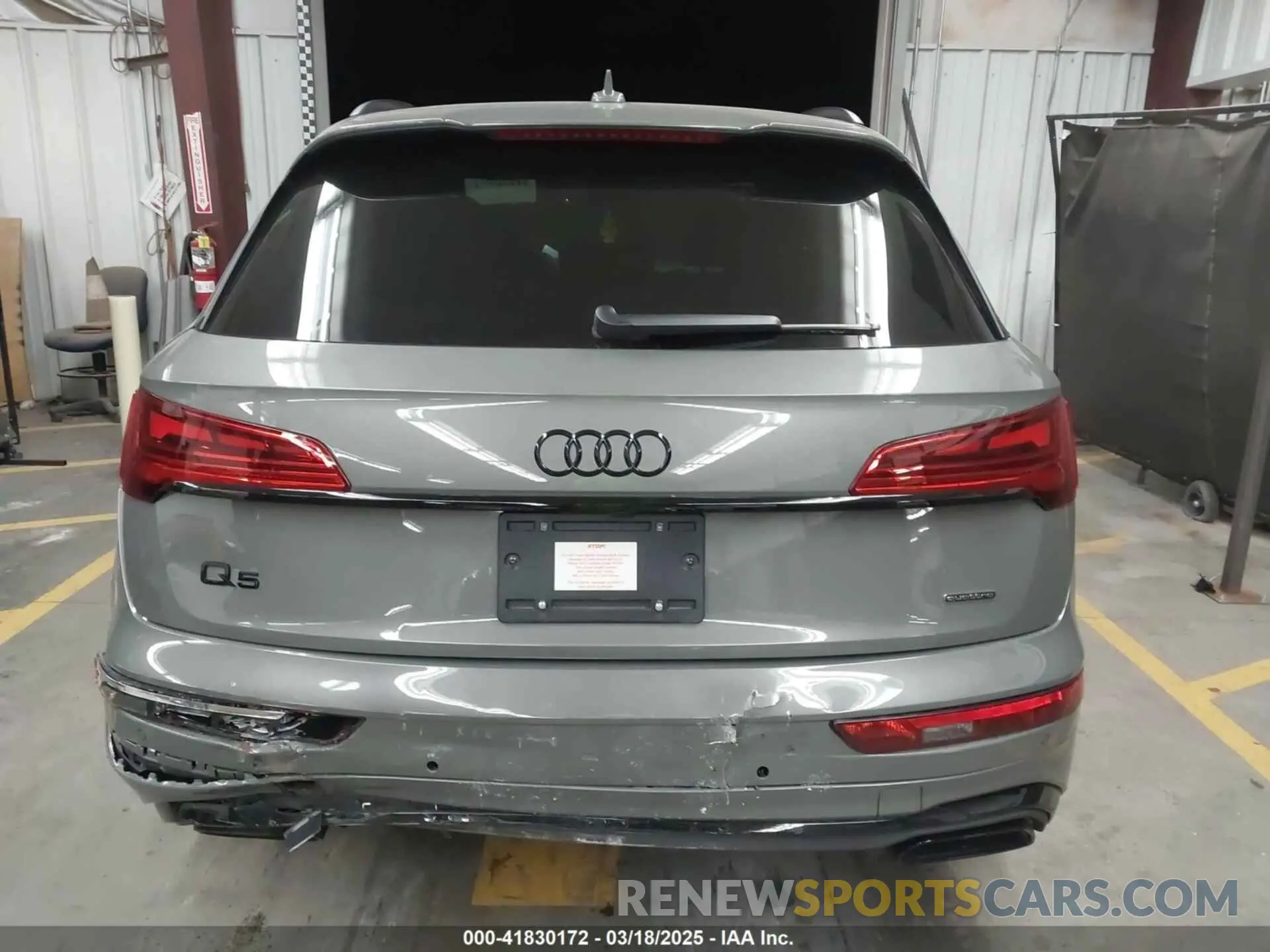 16 Photograph of a damaged car WA1FAAFY5P2032400 AUDI Q5 2023