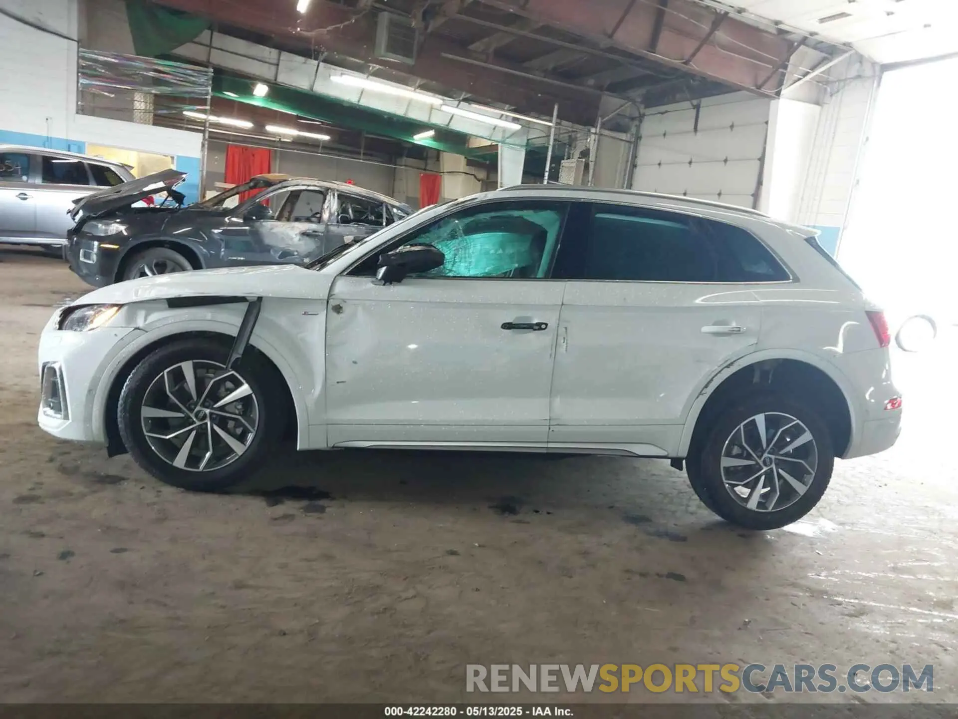14 Photograph of a damaged car WA1FAAFY5P2159826 AUDI Q5 2023