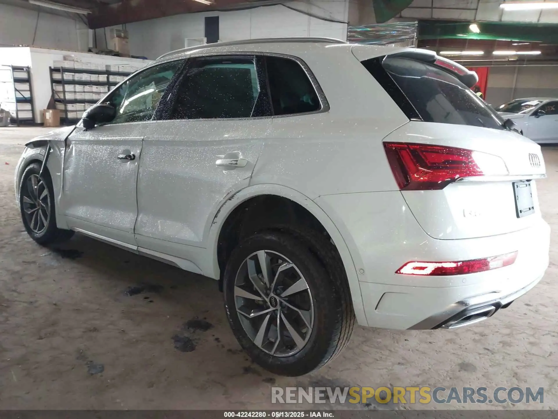 3 Photograph of a damaged car WA1FAAFY5P2159826 AUDI Q5 2023