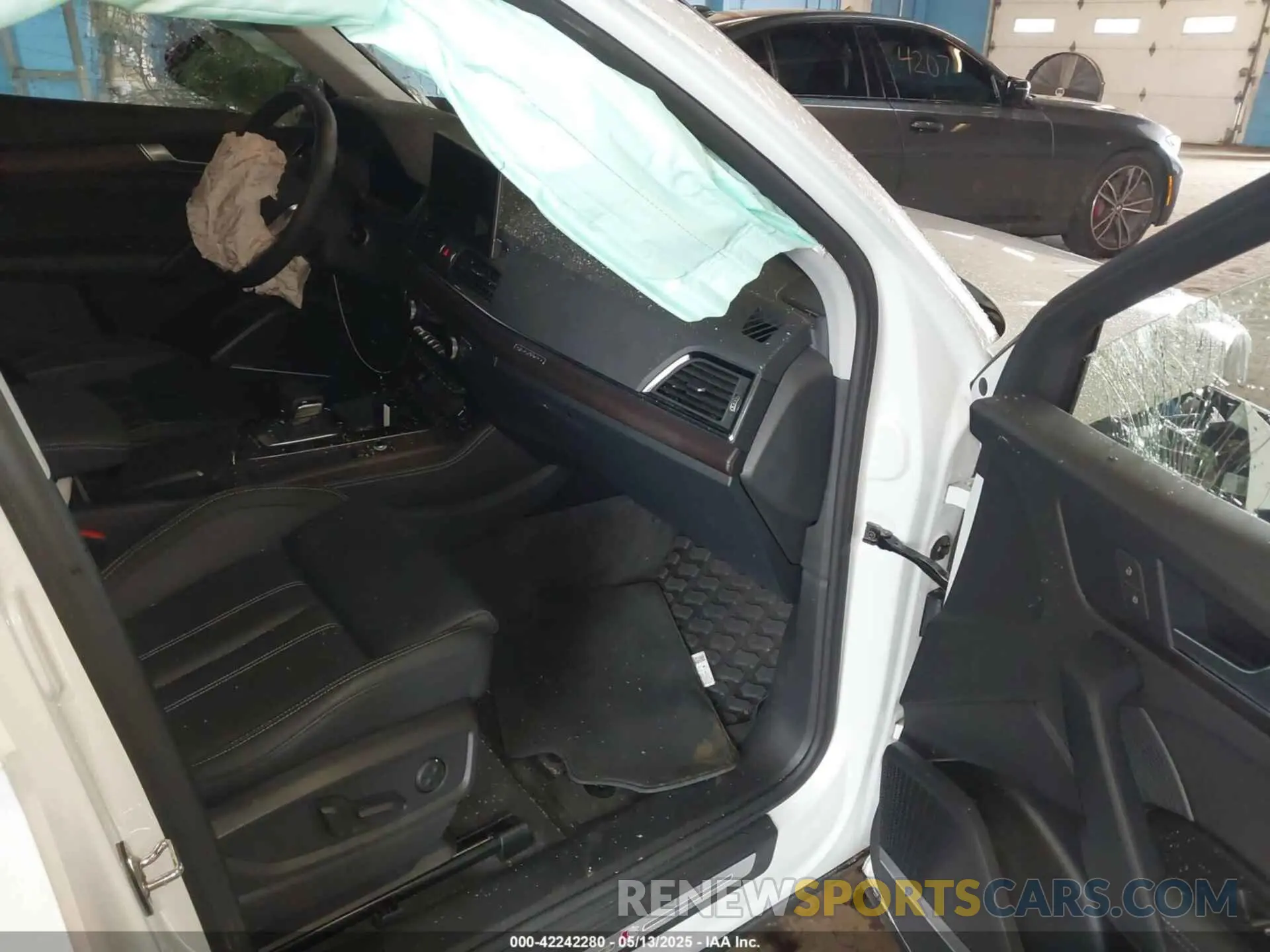 5 Photograph of a damaged car WA1FAAFY5P2159826 AUDI Q5 2023