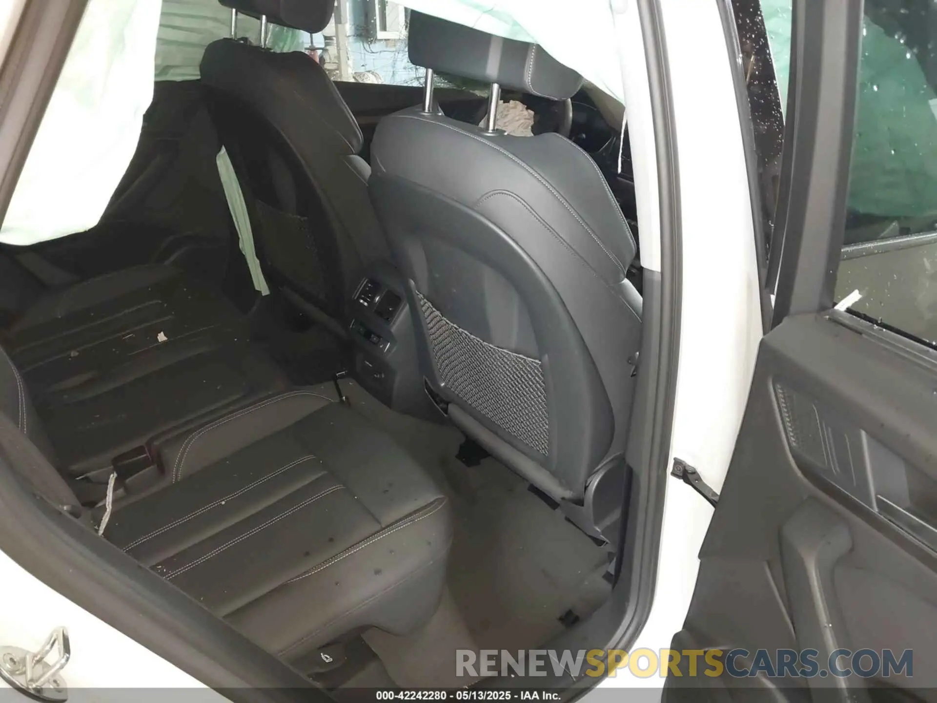 8 Photograph of a damaged car WA1FAAFY5P2159826 AUDI Q5 2023