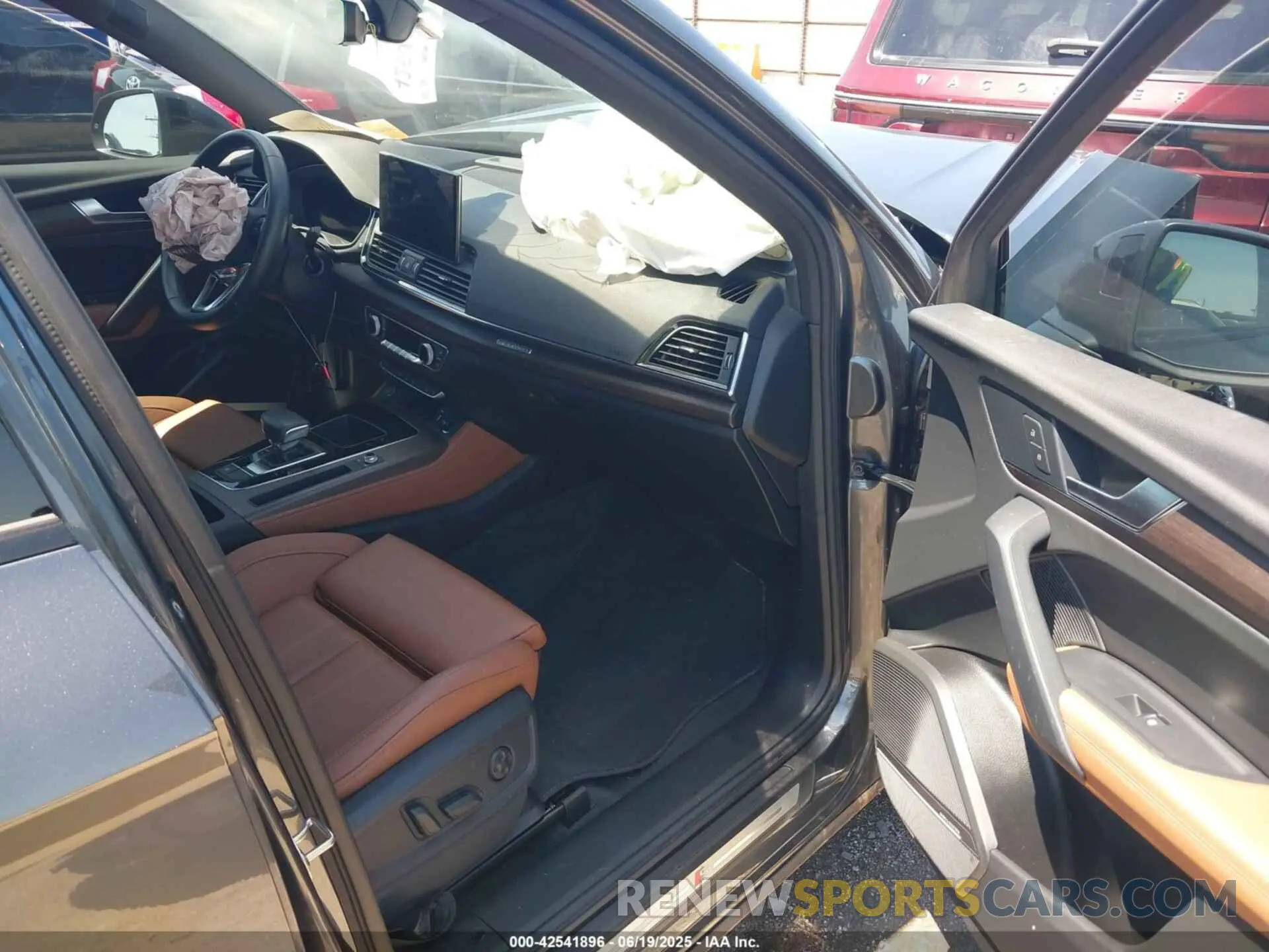 5 Photograph of a damaged car WA1FAAFY7P2054575 AUDI Q5 2023