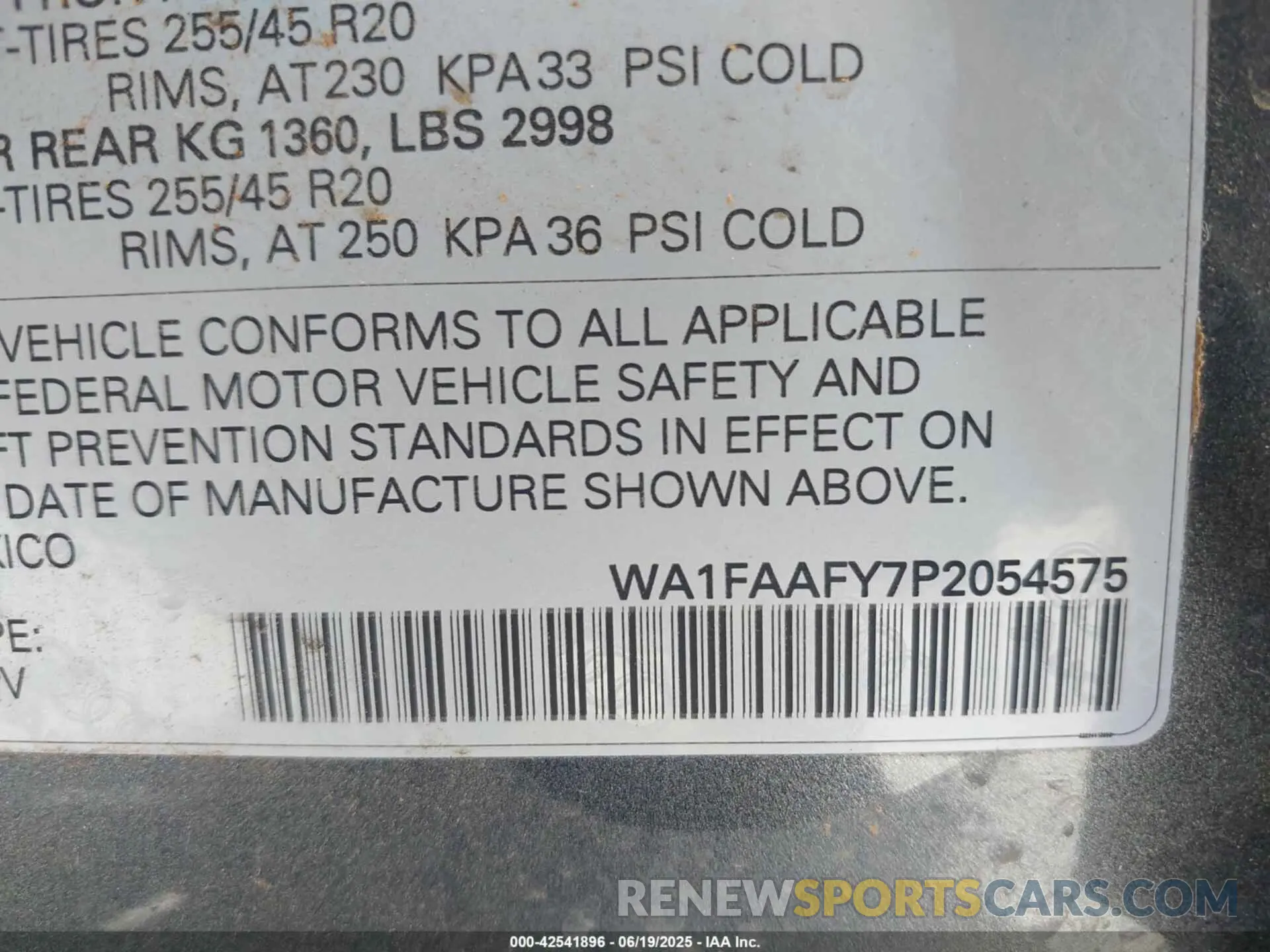 9 Photograph of a damaged car WA1FAAFY7P2054575 AUDI Q5 2023