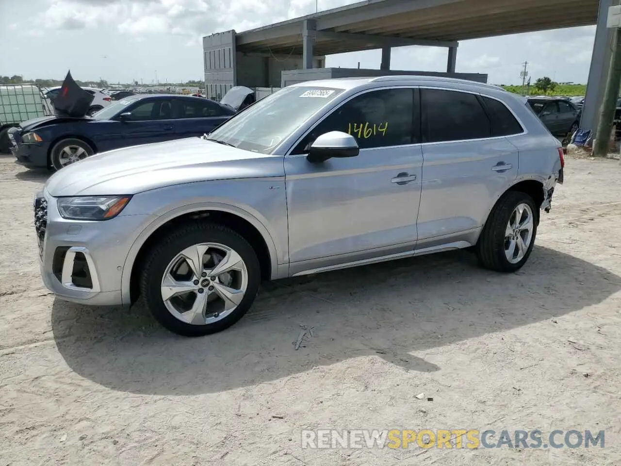 1 Photograph of a damaged car WA1FAAFY7P2061803 AUDI Q5 2023