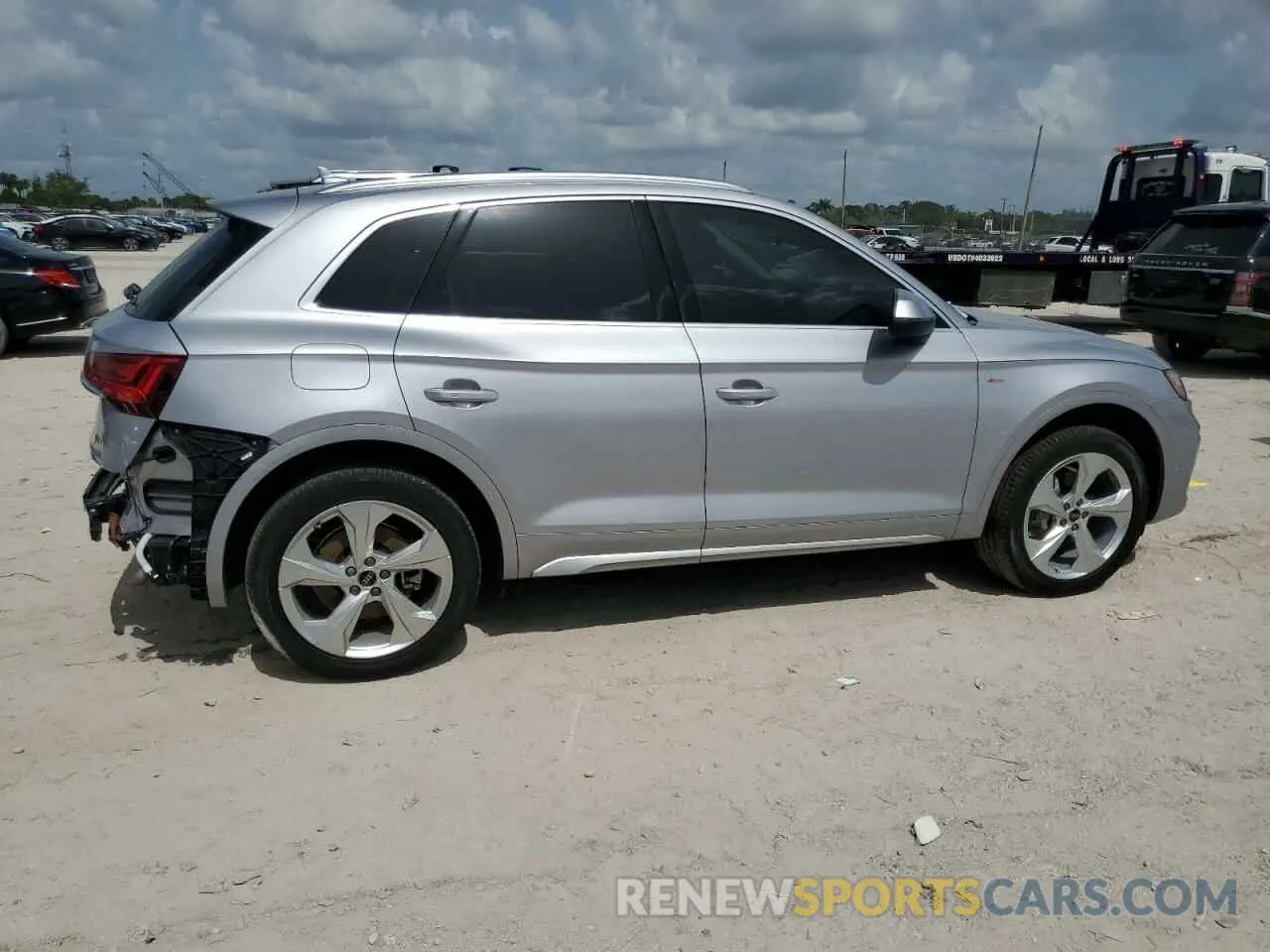 3 Photograph of a damaged car WA1FAAFY7P2061803 AUDI Q5 2023