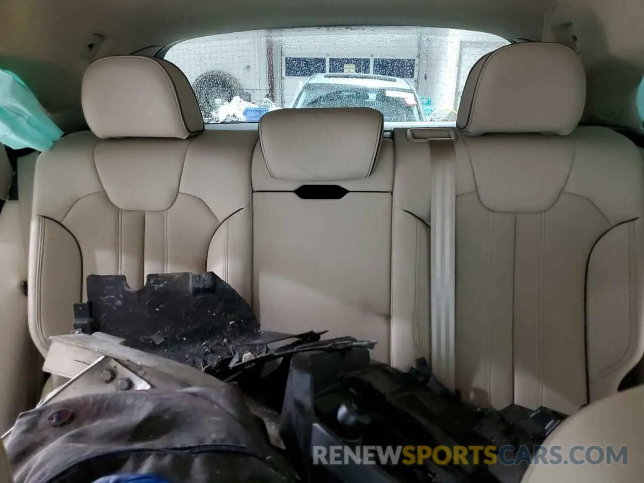 10 Photograph of a damaged car WA1FAAFY7P2165319 AUDI Q5 2023