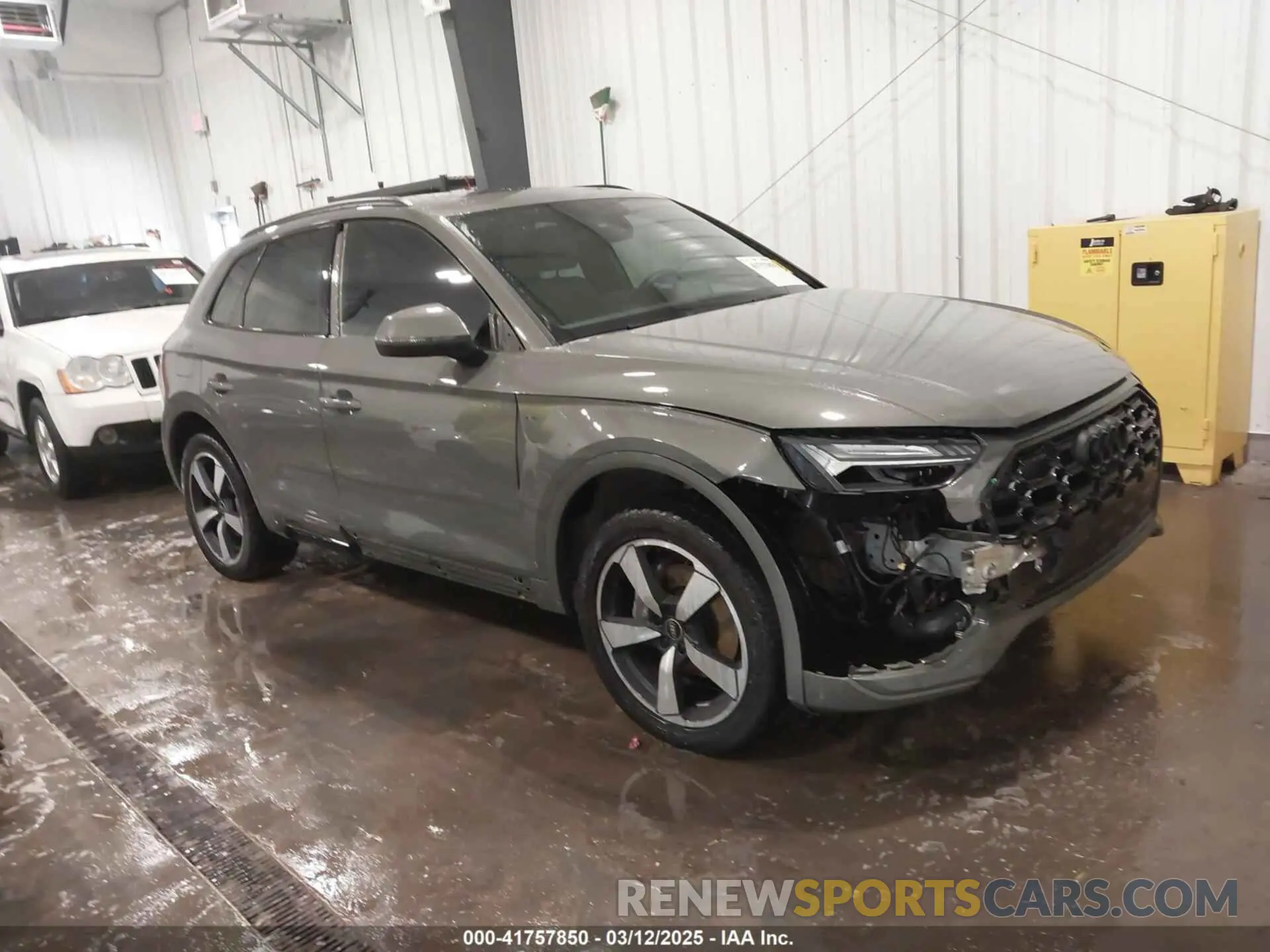 1 Photograph of a damaged car WA1FAAFY9P2114601 AUDI Q5 2023