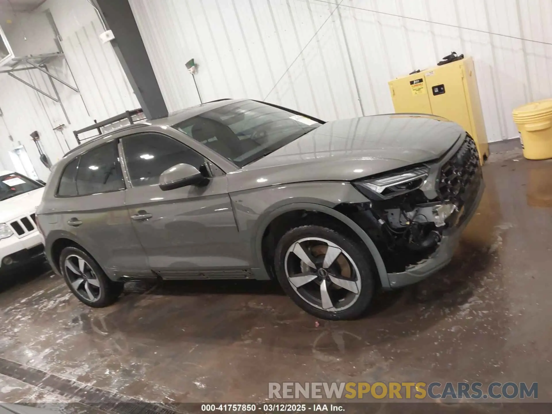 14 Photograph of a damaged car WA1FAAFY9P2114601 AUDI Q5 2023