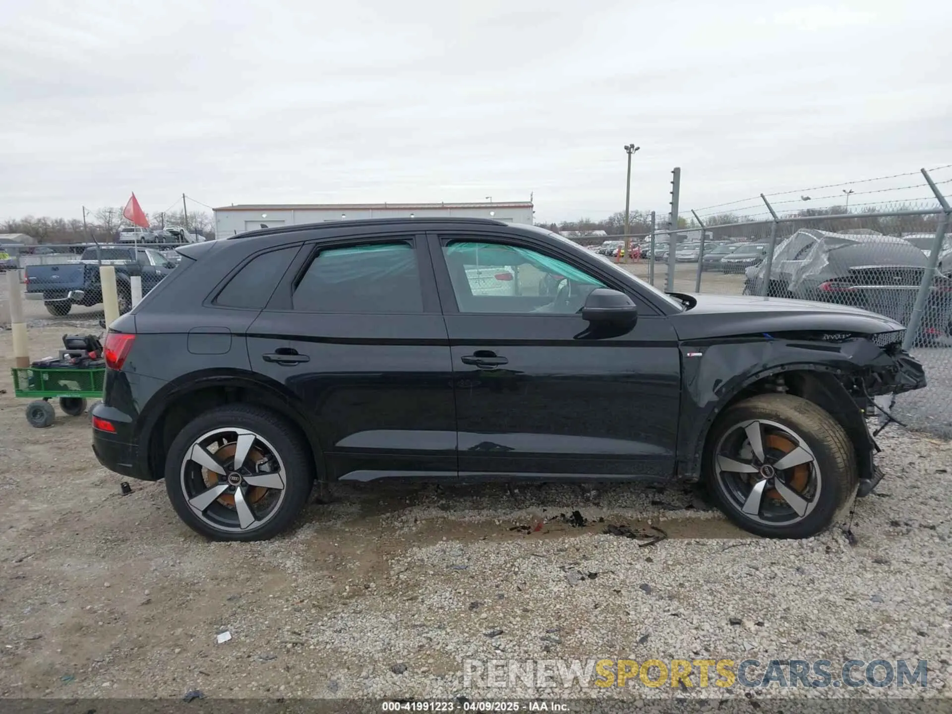 13 Photograph of a damaged car WA1FAAFYXP2133089 AUDI Q5 2023