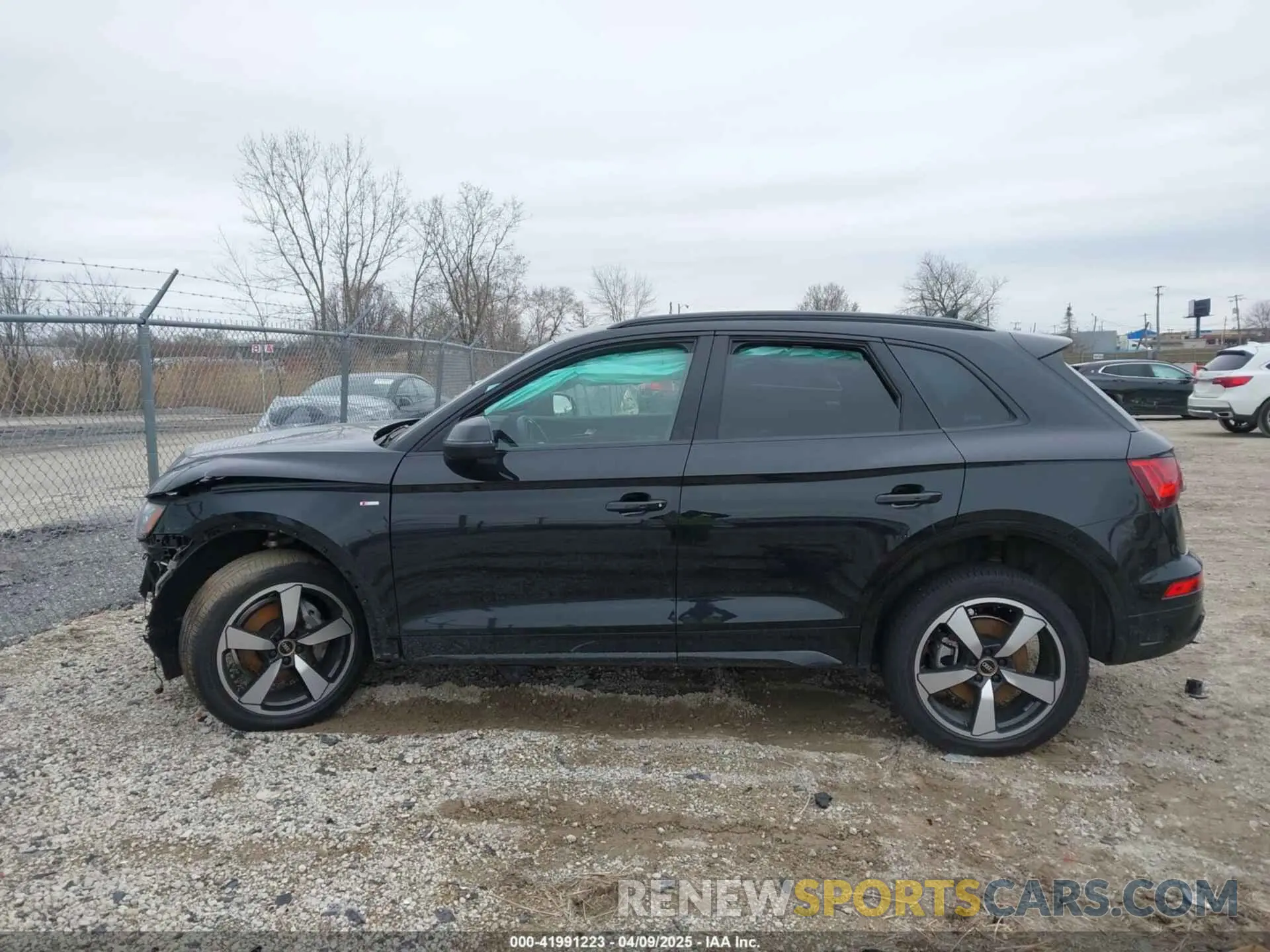 14 Photograph of a damaged car WA1FAAFYXP2133089 AUDI Q5 2023