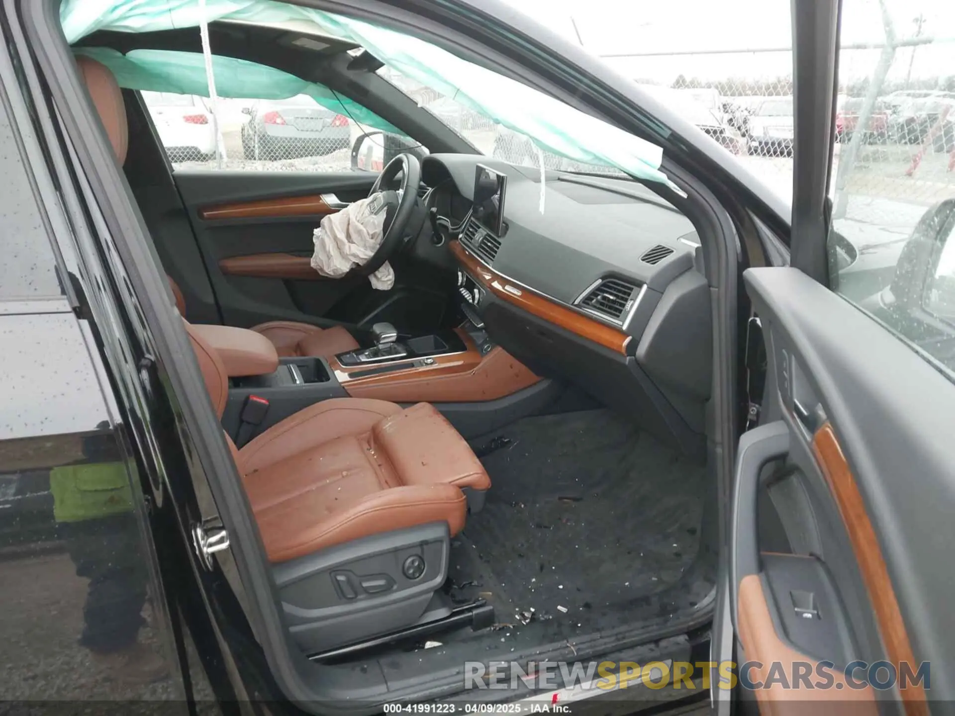 5 Photograph of a damaged car WA1FAAFYXP2133089 AUDI Q5 2023